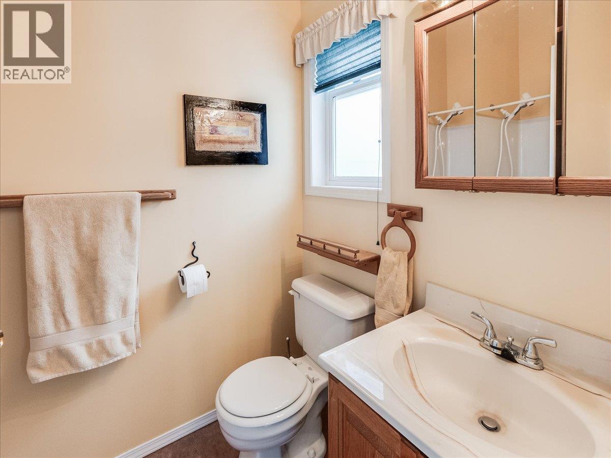 702 Munro Street, Nelson, British Columbia  V1L 3G2 - Photo 10 - 10376664