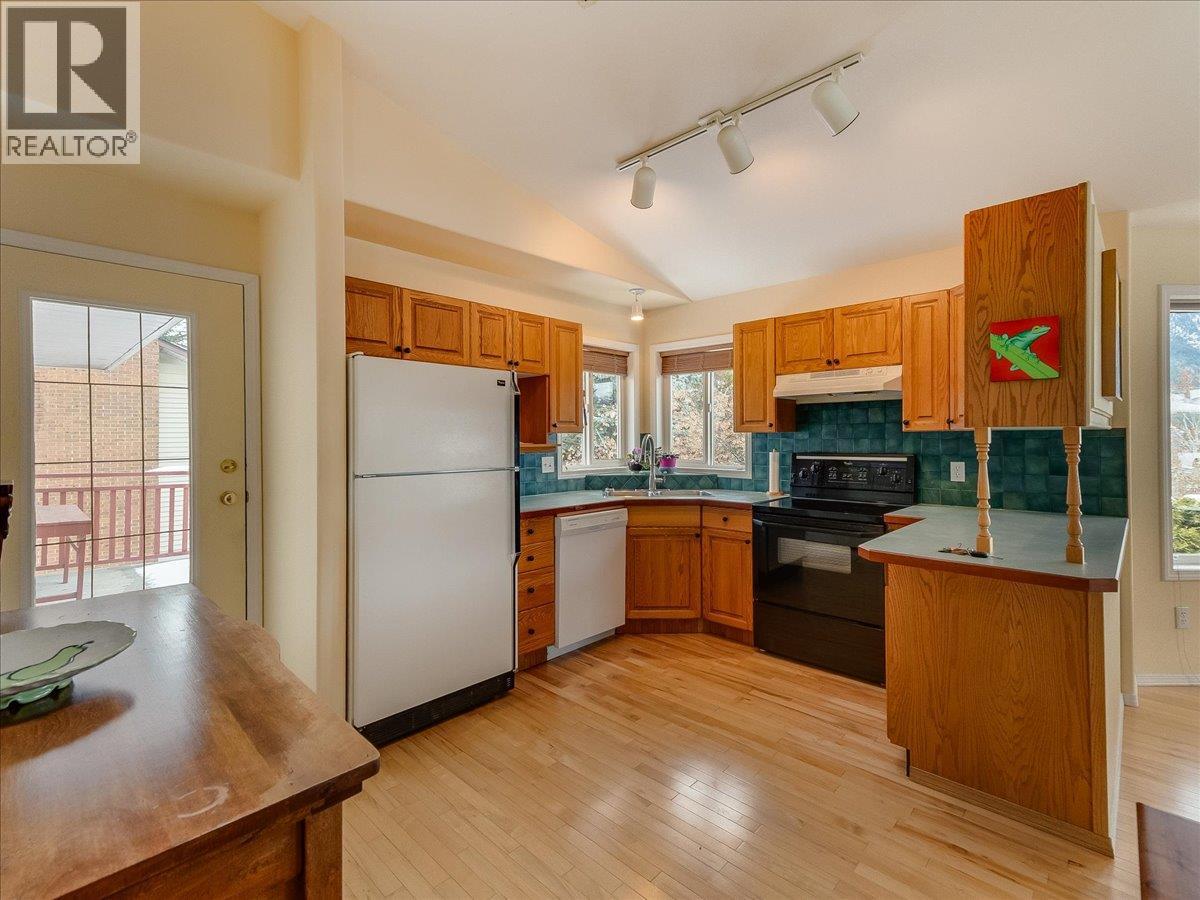 702 Munro Street, Nelson, British Columbia  V1L 3G2 - Photo 14 - 10376664