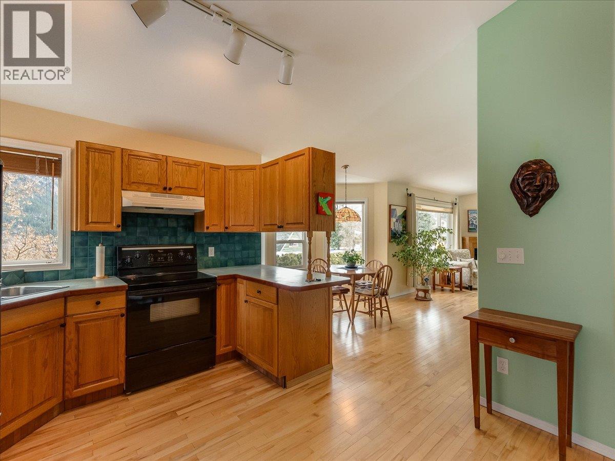 702 Munro Street, Nelson, British Columbia  V1L 3G2 - Photo 15 - 10376664