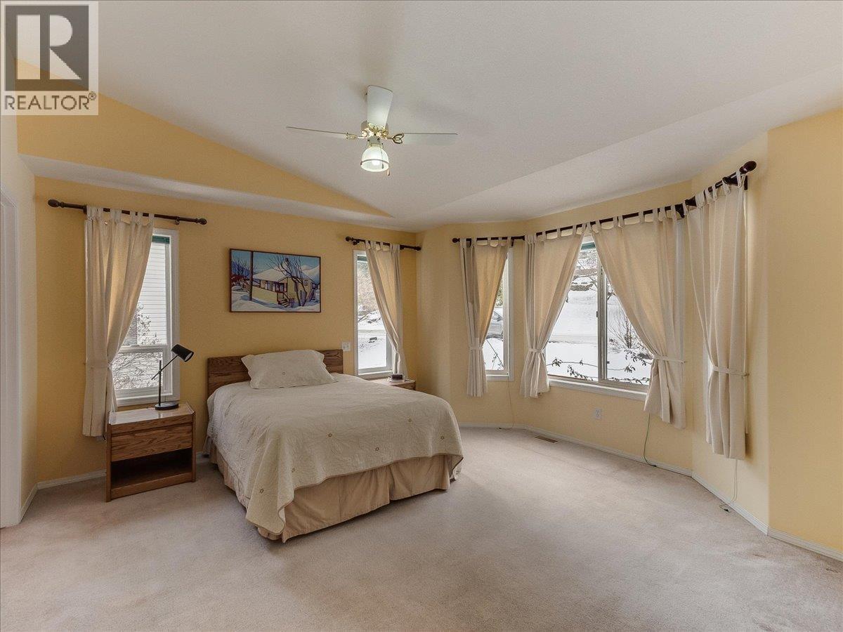 702 Munro Street, Nelson, British Columbia  V1L 3G2 - Photo 2 - 10376664