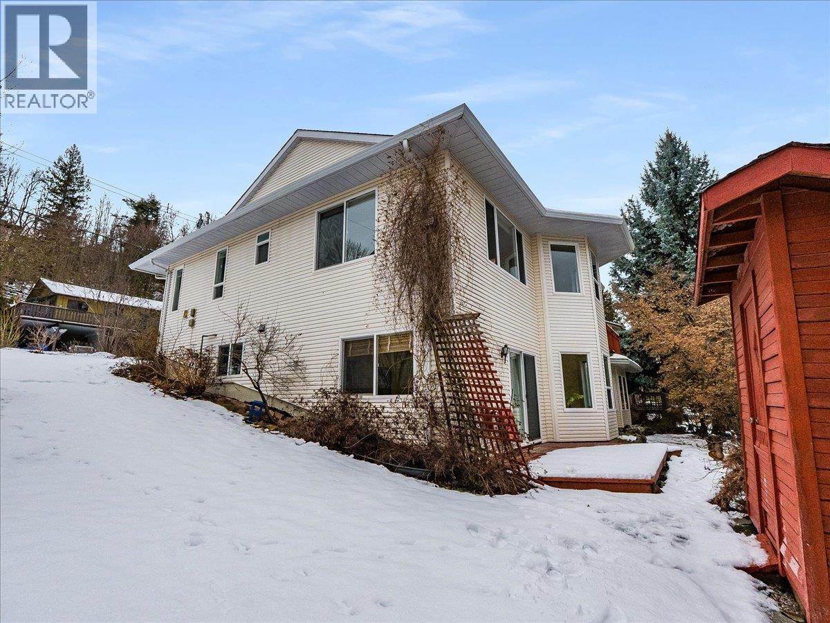 702 Munro Street, Nelson, British Columbia  V1L 3G2 - Photo 4 - 10376664