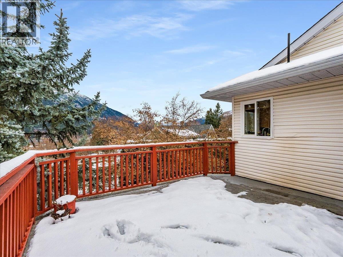 702 Munro Street, Nelson, British Columbia  V1L 3G2 - Photo 6 - 10376664