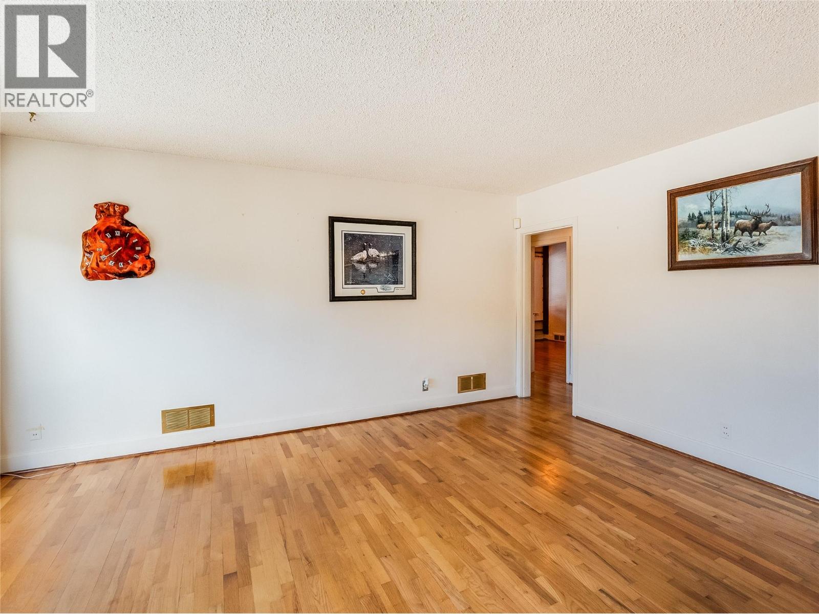 101 10th Avenue, Castlegar, British Columbia  V1N 1J9 - Photo 12 - 10377065