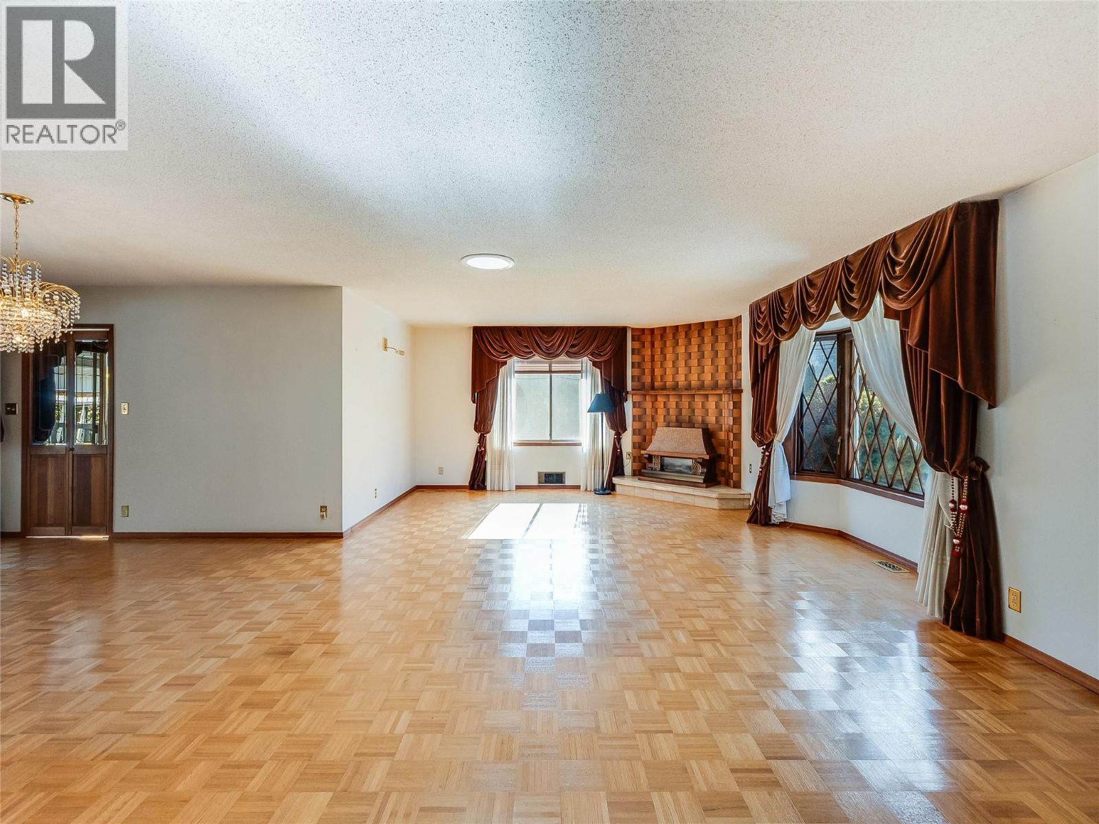 101 10th Avenue, Castlegar, British Columbia  V1N 1J9 - Photo 18 - 10377065