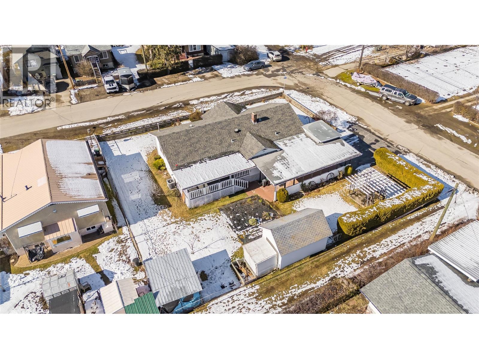 101 10th Avenue, Castlegar, British Columbia  V1N 1J9 - Photo 2 - 10377065