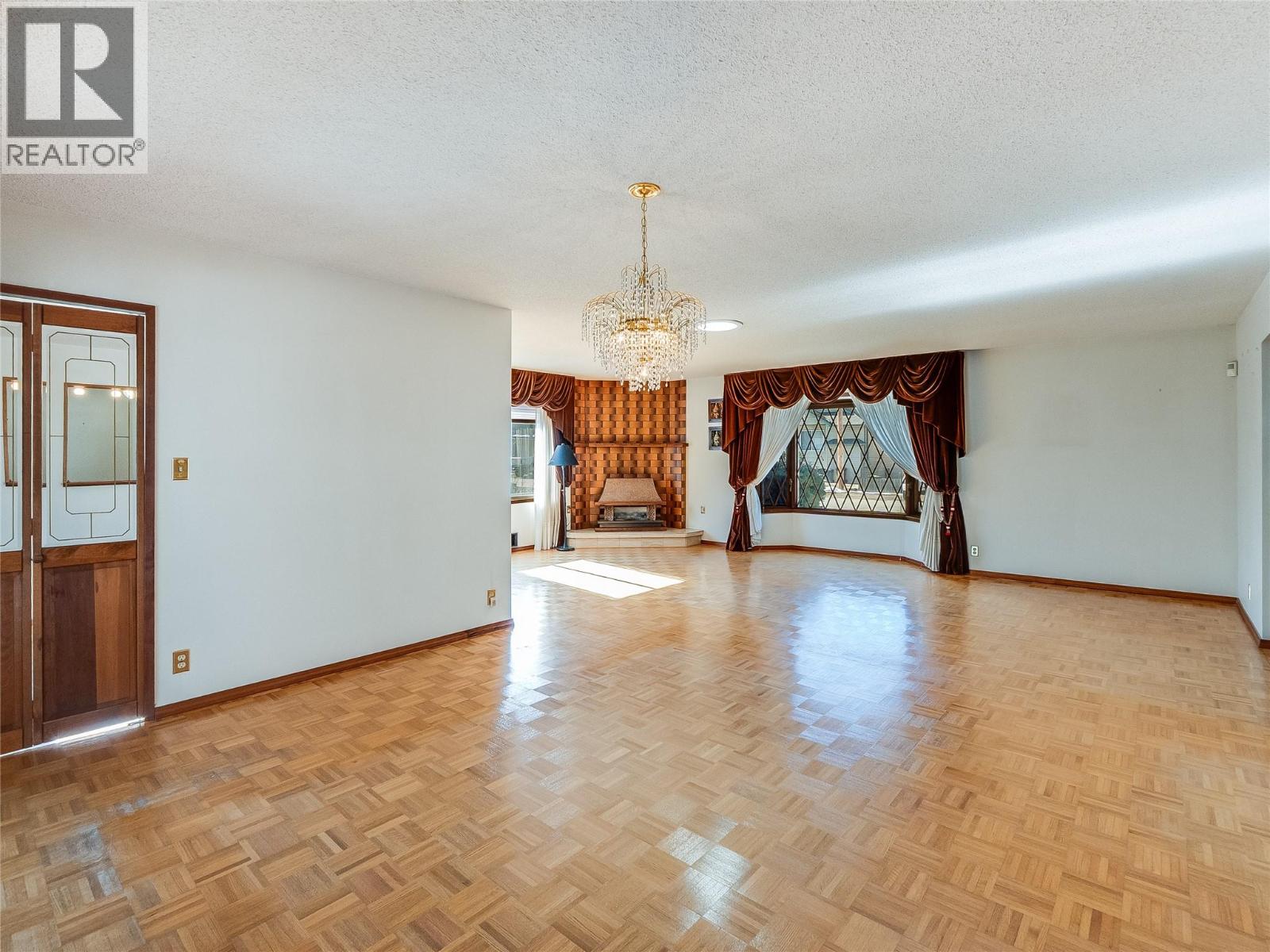 101 10th Avenue, Castlegar, British Columbia  V1N 1J9 - Photo 23 - 10377065