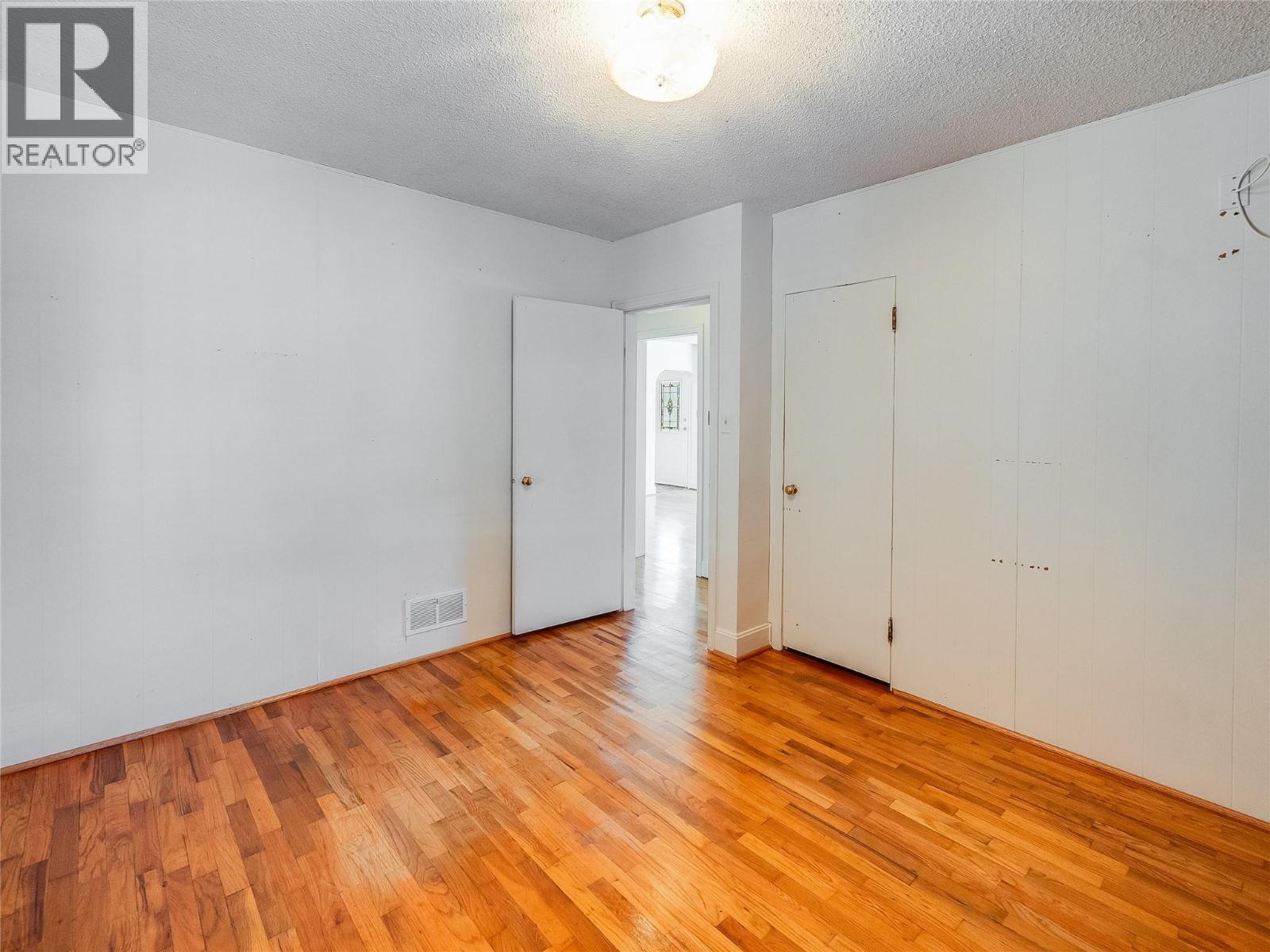 101 10th Avenue, Castlegar, British Columbia  V1N 1J9 - Photo 26 - 10377065