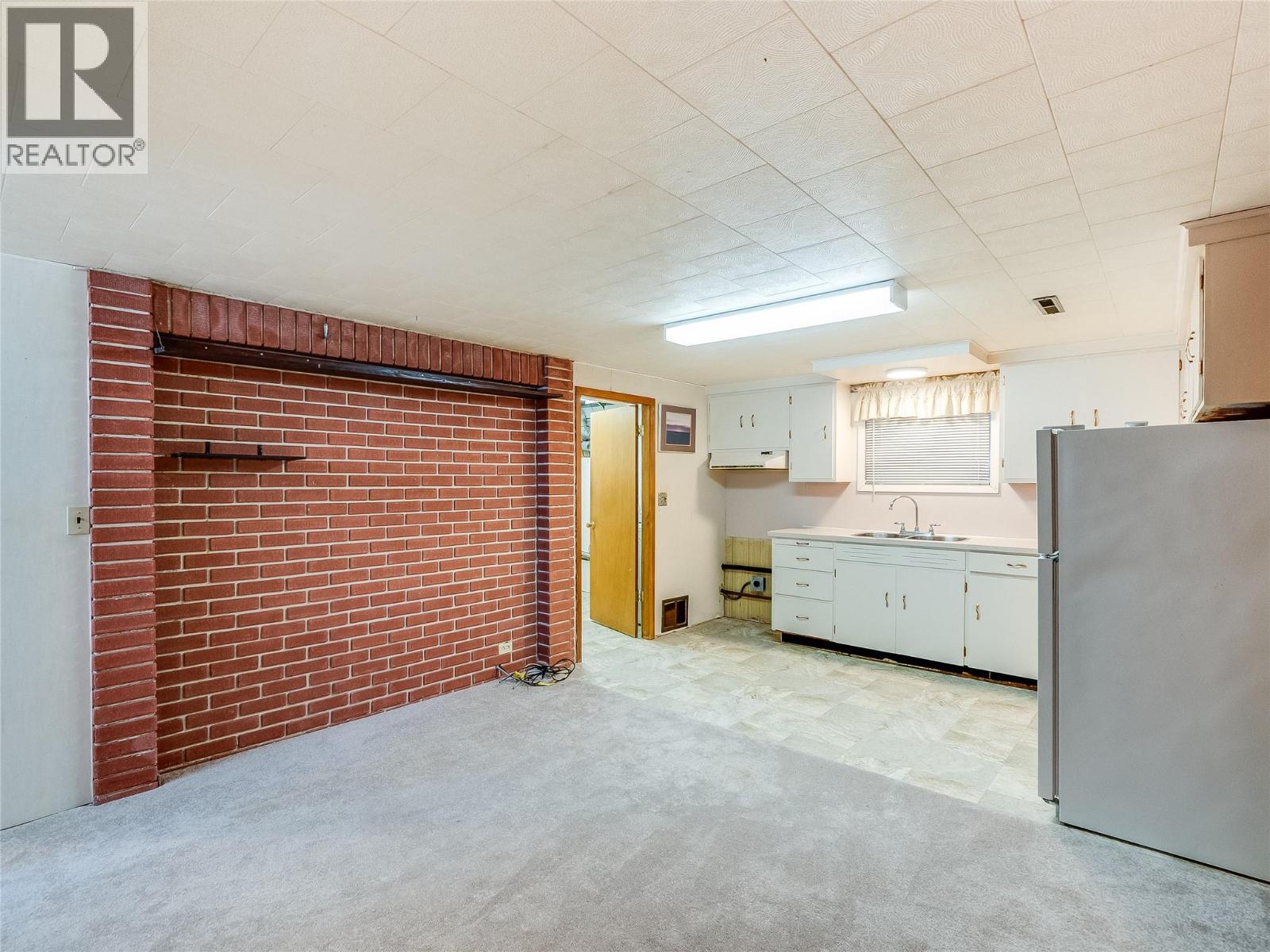 101 10th Avenue, Castlegar, British Columbia  V1N 1J9 - Photo 42 - 10377065