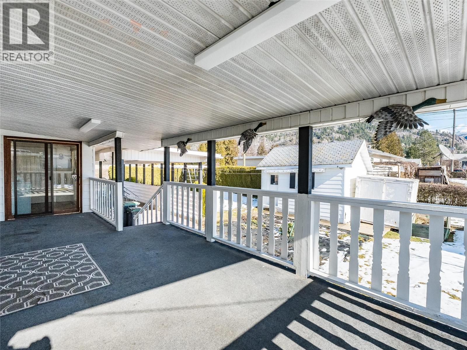 101 10th Avenue, Castlegar, British Columbia  V1N 1J9 - Photo 57 - 10377065