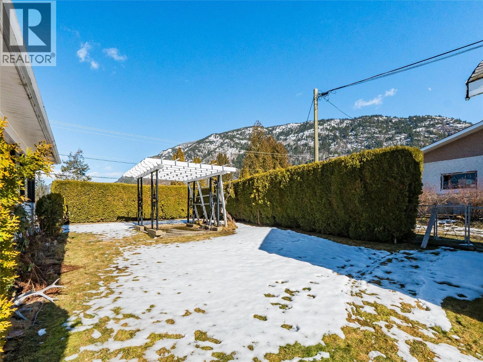 101 10th Avenue, Castlegar, British Columbia  V1N 1J9 - Photo 61 - 10377065