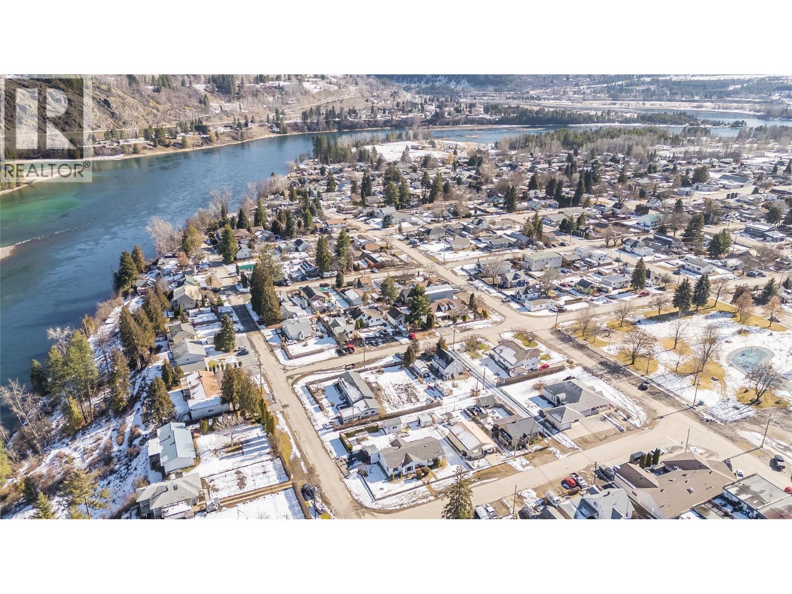 101 10th Avenue, Castlegar, British Columbia  V1N 1J9 - Photo 71 - 10377065