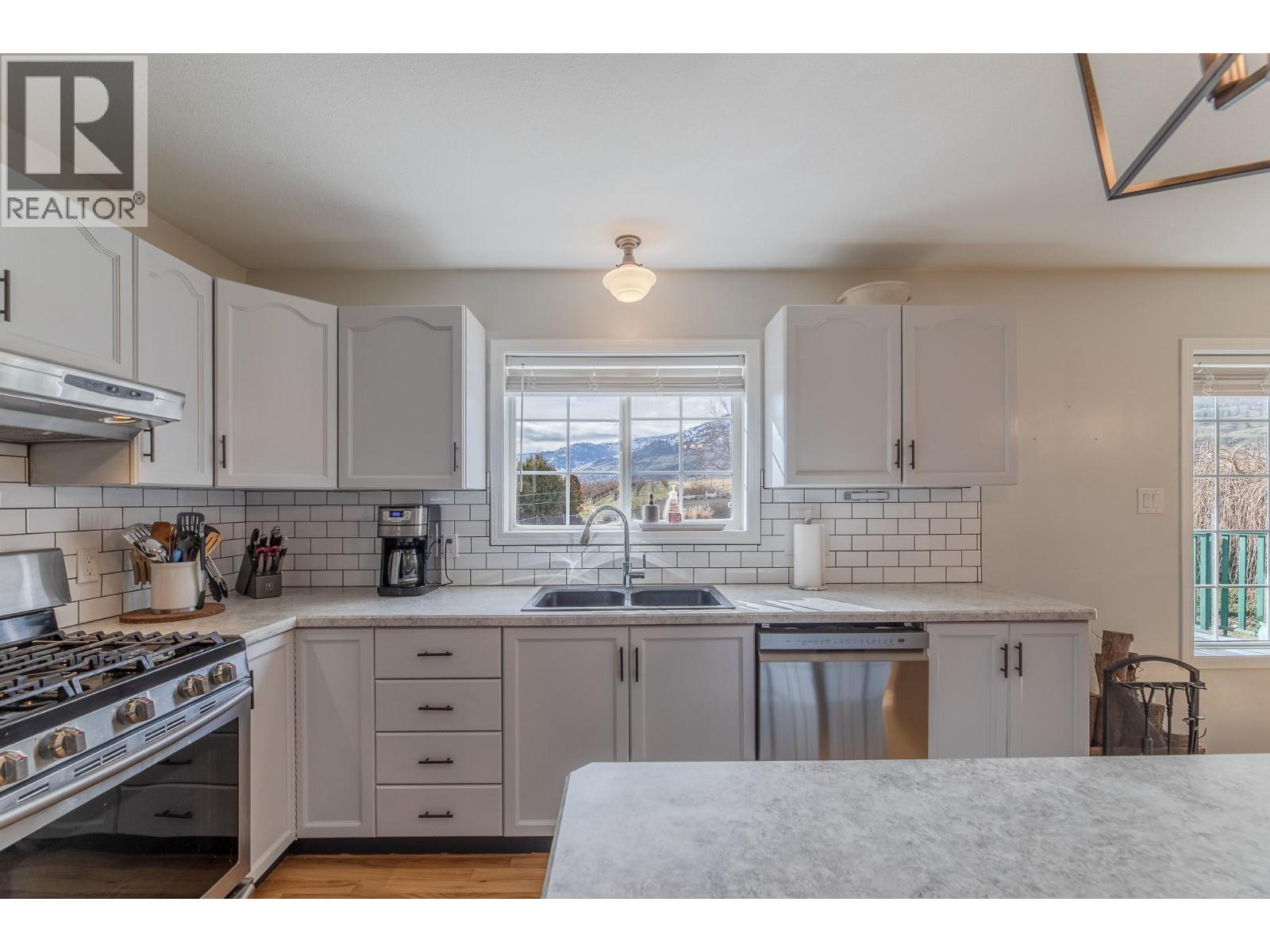 445 Road 5, Oliver, British Columbia  V0H 1T1 - Photo 7 - 10376696