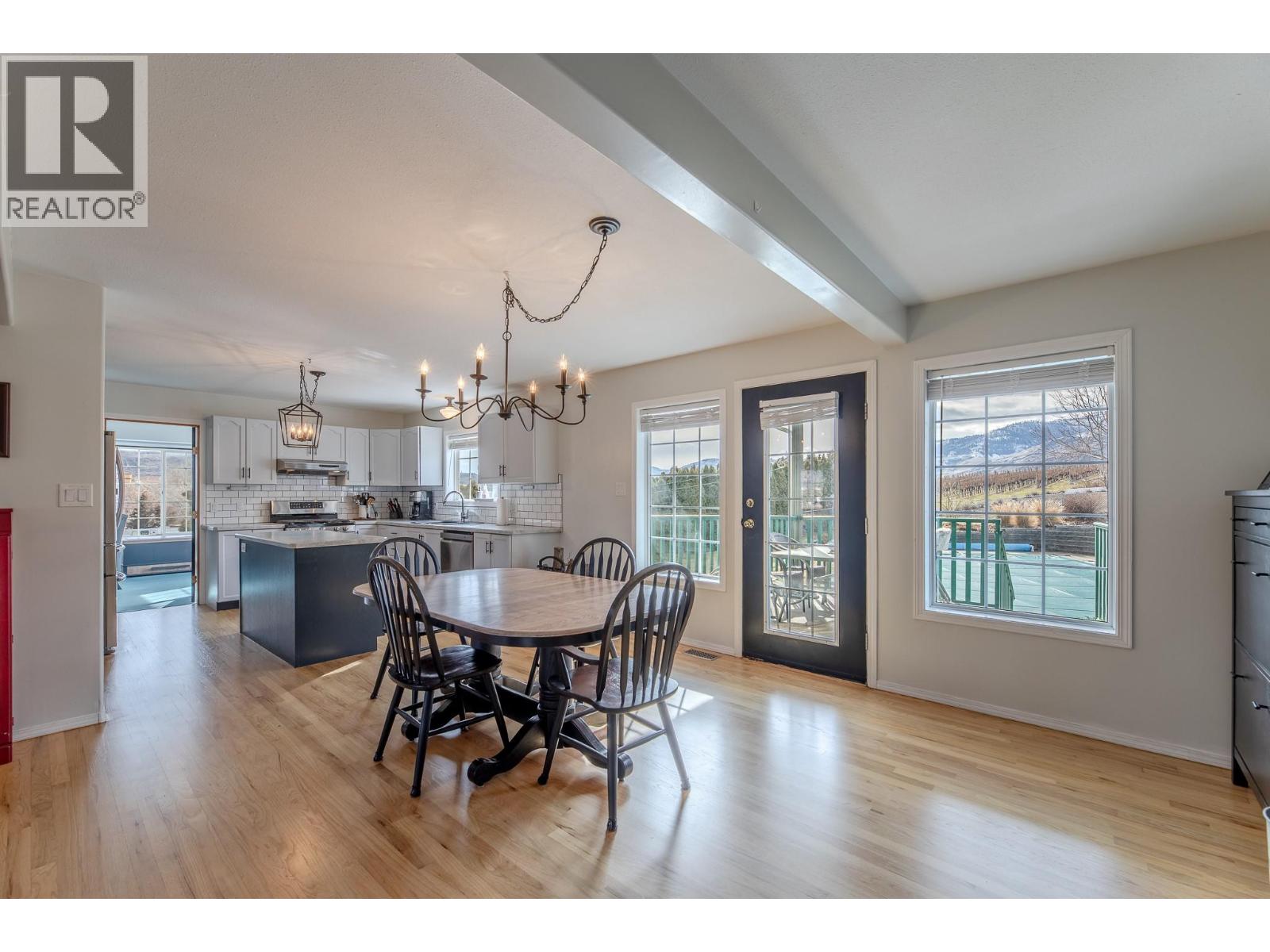 445 Road 5, Oliver, British Columbia  V0H 1T1 - Photo 9 - 10376696