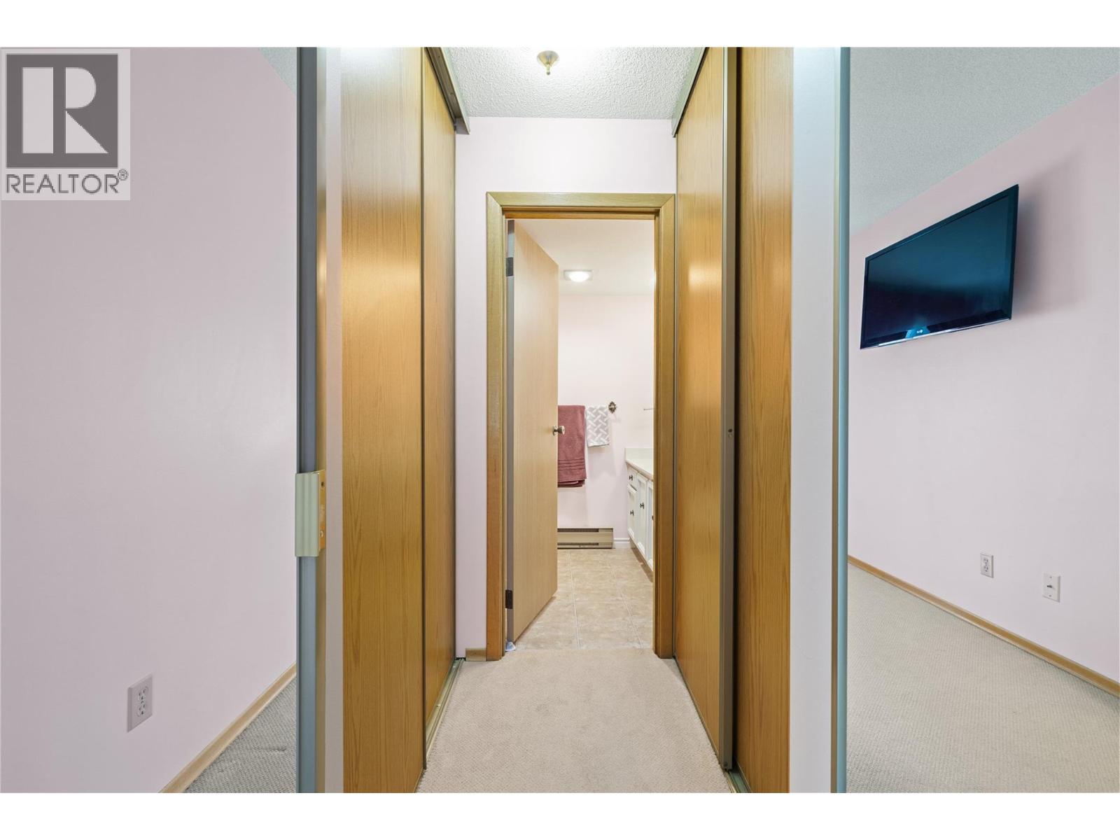 1035 Bernard Avenue Unit# 104, Kelowna, British Columbia  V1Y 6P7 - Photo 14 - 10376954