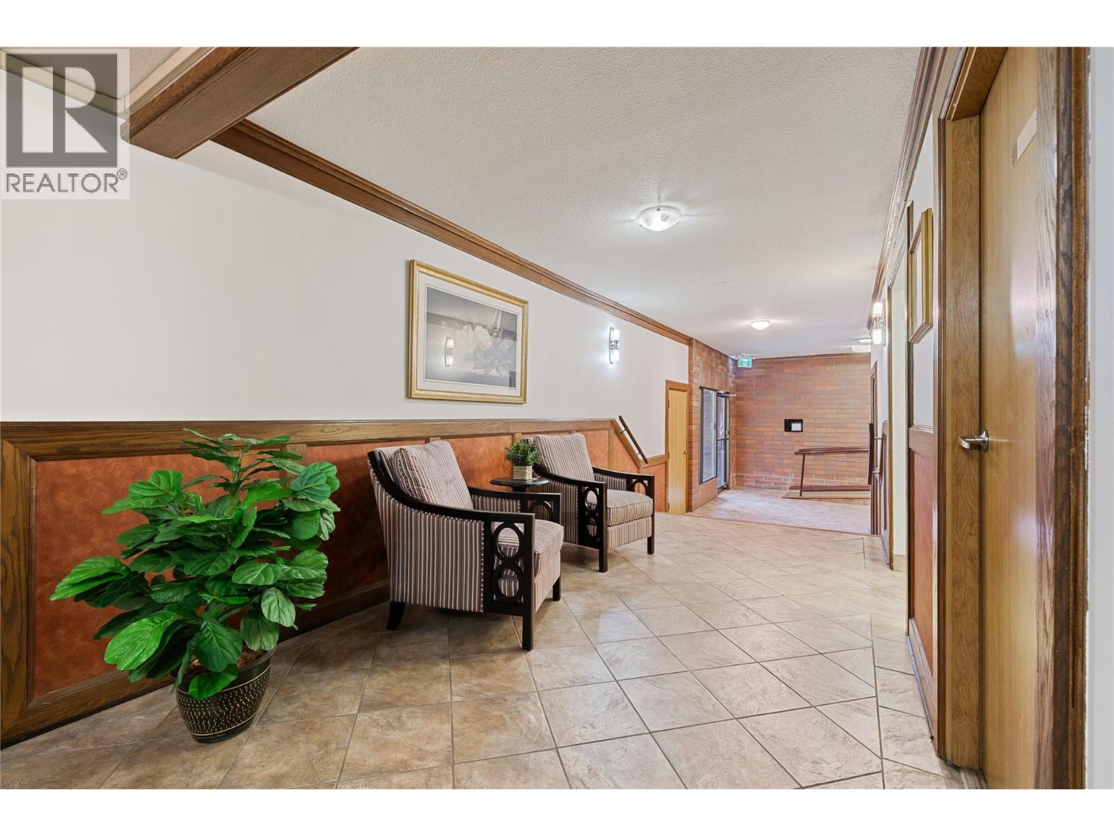 1035 Bernard Avenue Unit# 104, Kelowna, British Columbia  V1Y 6P7 - Photo 20 - 10376954