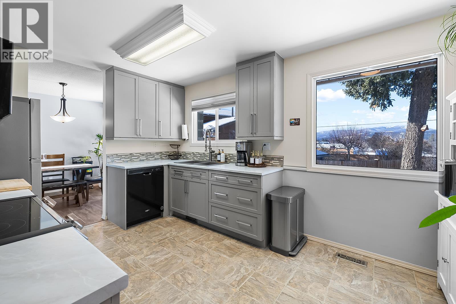 2708 2a Street S, Cranbrook, British Columbia  V1C 5B3 - Photo 13 - 10376587