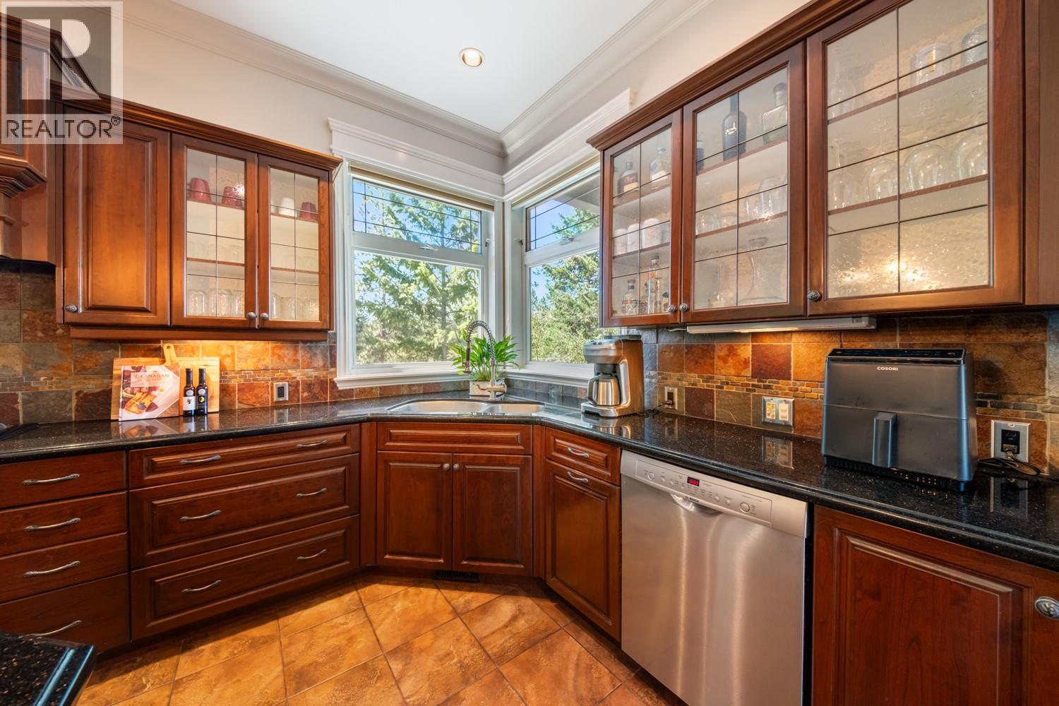 2615 Harvard Road, Kelowna, British Columbia  V1W 4C2 - Photo 21 - 10377137