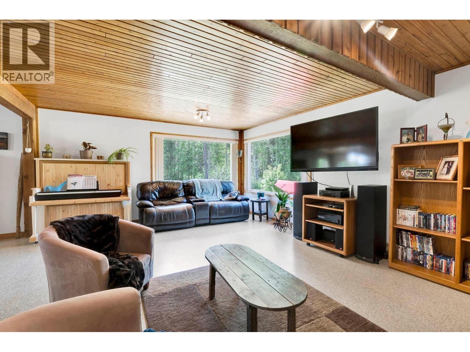 5305 Clearwater Valley Road, Clearwater, British Columbia  V0E 1N1 - Photo 14 - 10377051