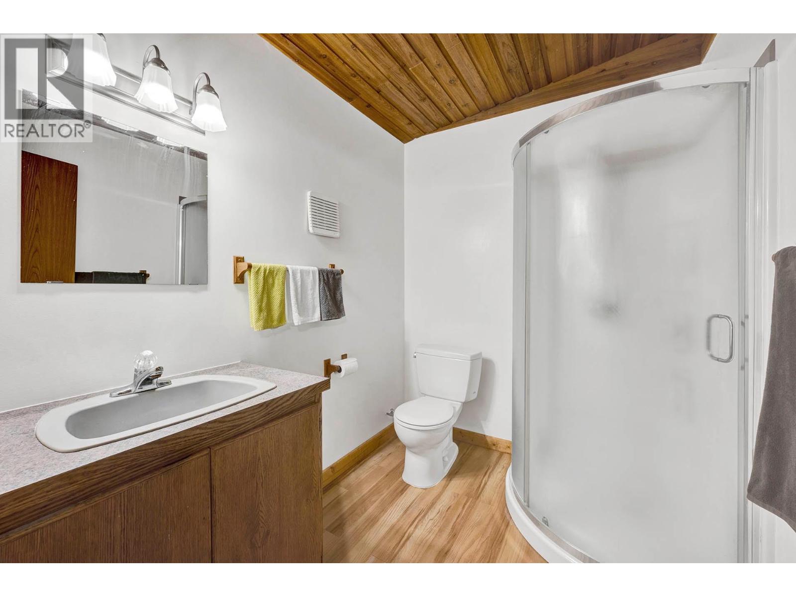 5305 Clearwater Valley Road, Clearwater, British Columbia  V0E 1N1 - Photo 17 - 10377051