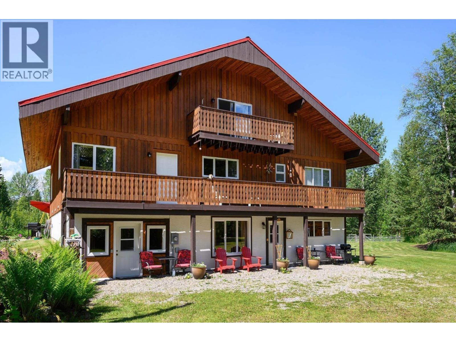 5305 Clearwater Valley Road, Clearwater, British Columbia  V0E 1N1 - Photo 3 - 10377051