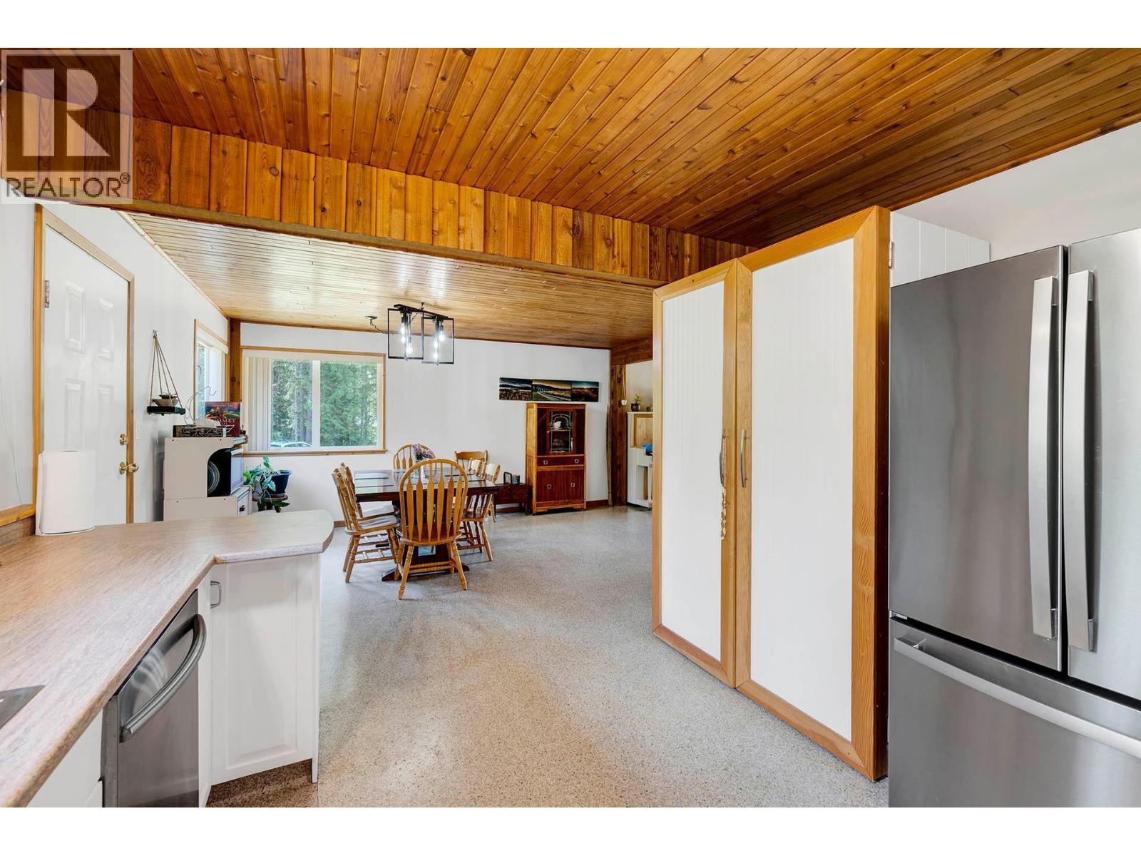 5305 Clearwater Valley Road, Clearwater, British Columbia  V0E 1N1 - Photo 9 - 10377051