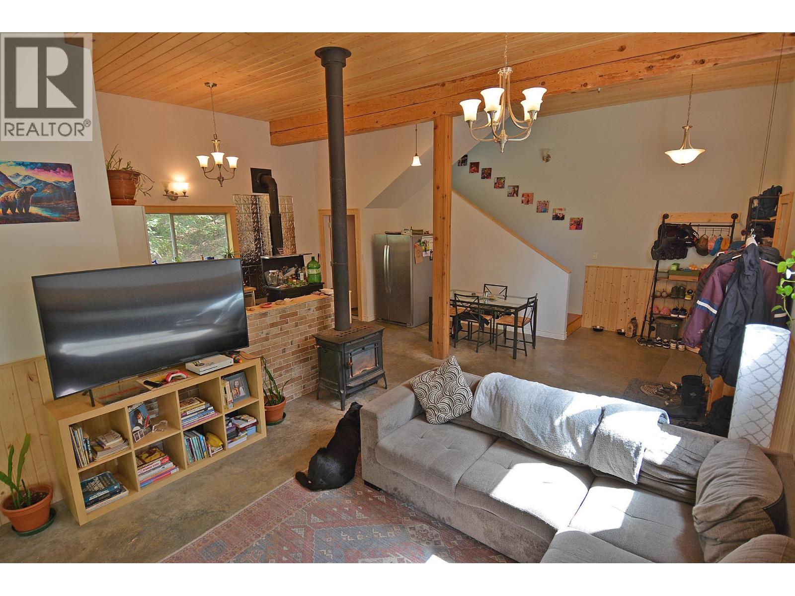 8907 Martens Road, Slocan, British Columbia  V1L 1C0 - Photo 11 - 10376982