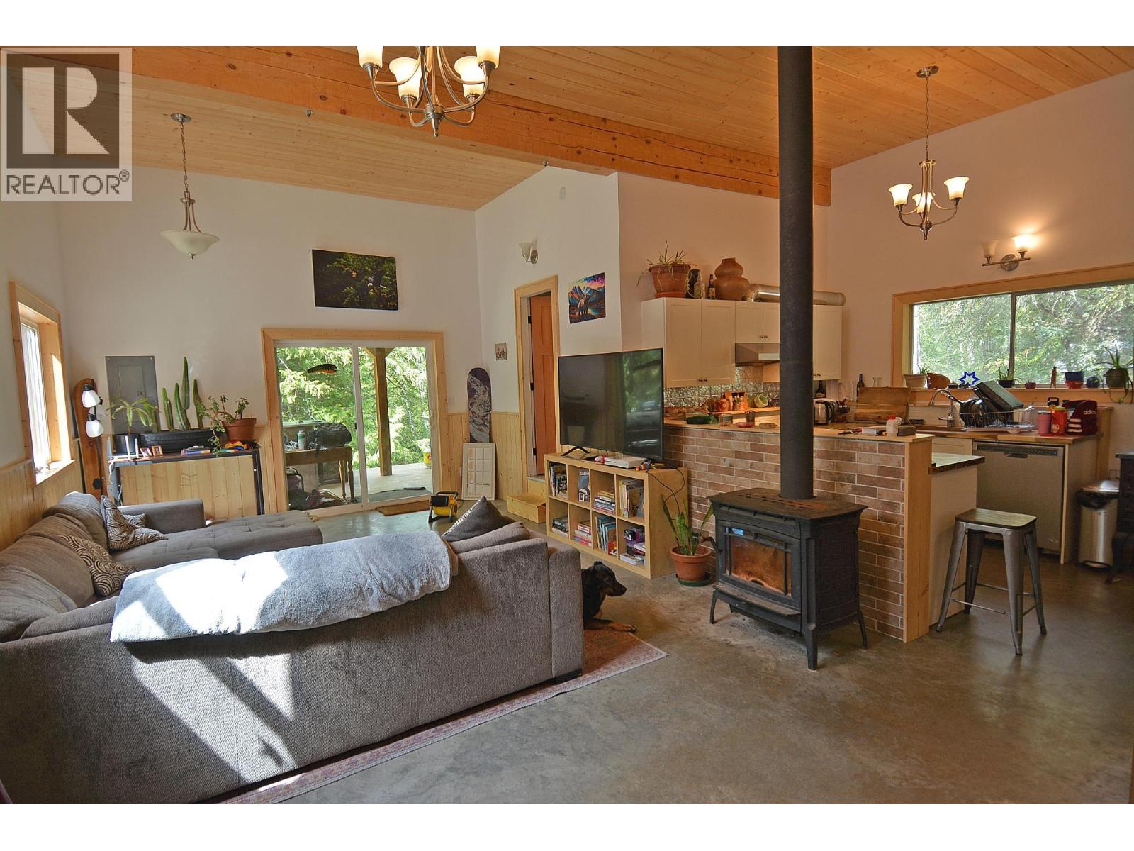 8907 Martens Road, Slocan, British Columbia  V1L 1C0 - Photo 12 - 10376982