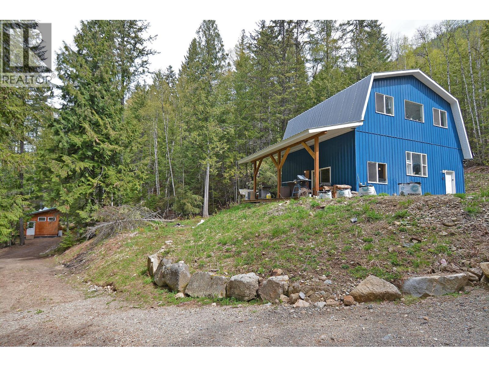 8907 Martens Road, Slocan, British Columbia  V1L 1C0 - Photo 4 - 10376982