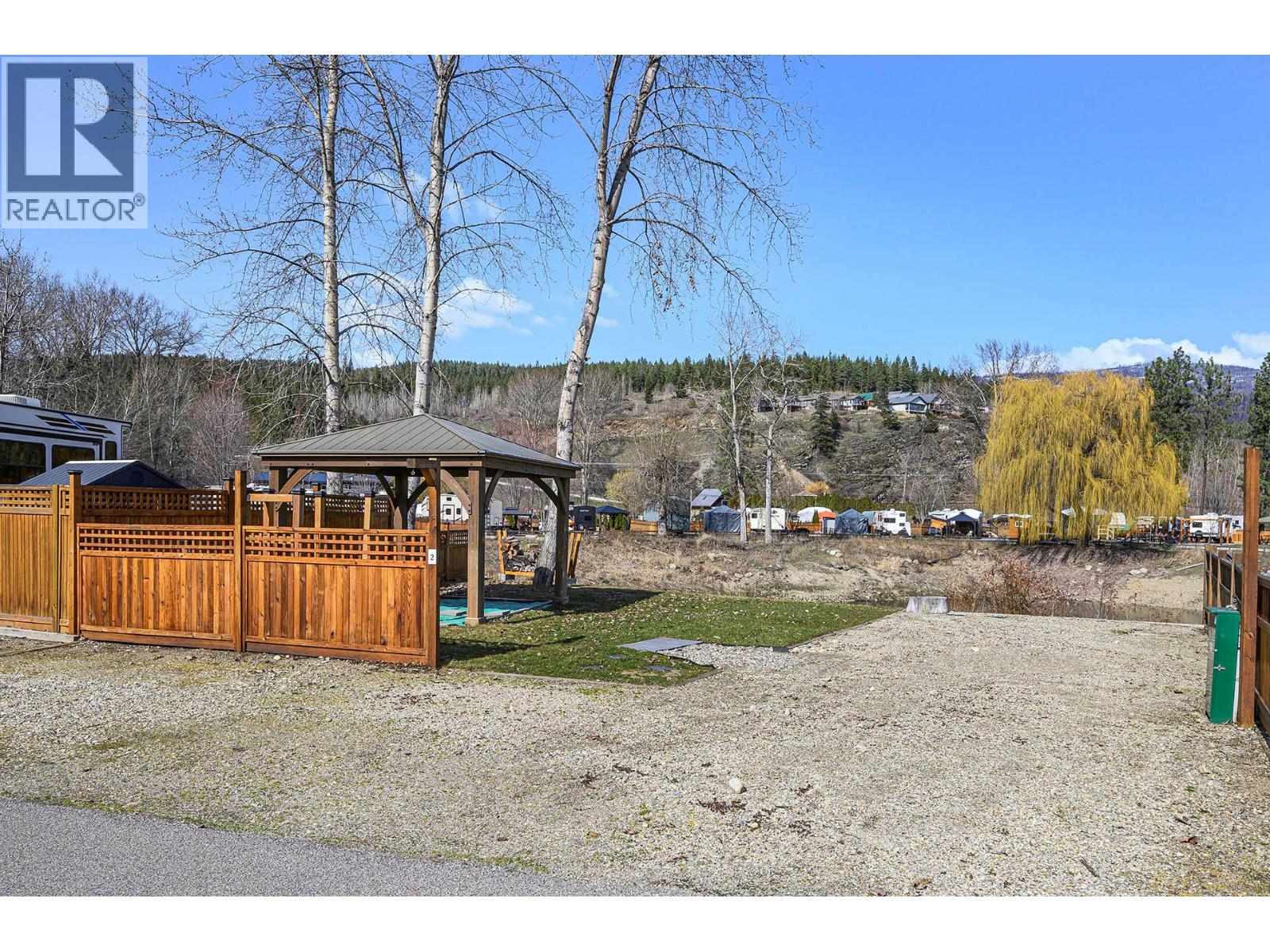 2 Clubhouse Lane, Lee Creek, British Columbia  V0E 1M4 - Photo 11 - 10377127