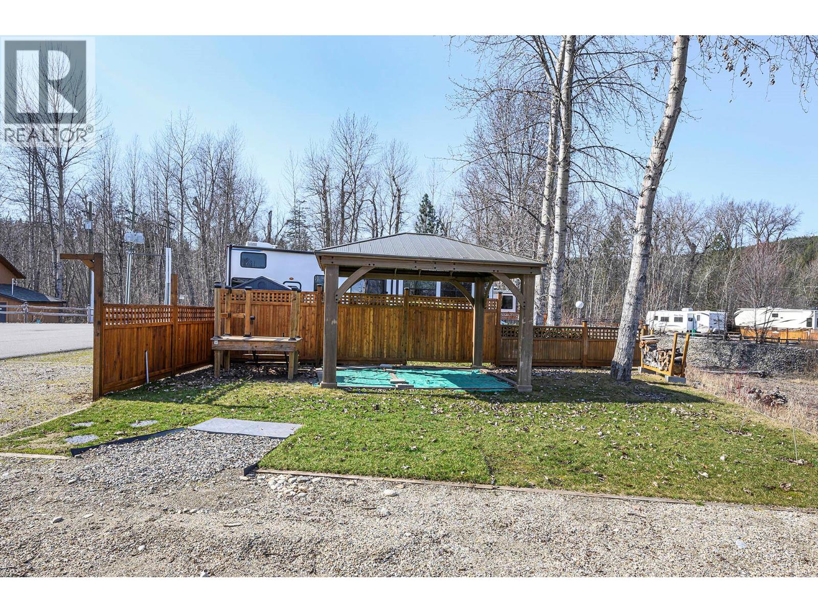 2 Clubhouse Lane, Lee Creek, British Columbia  V0E 1M4 - Photo 12 - 10377127