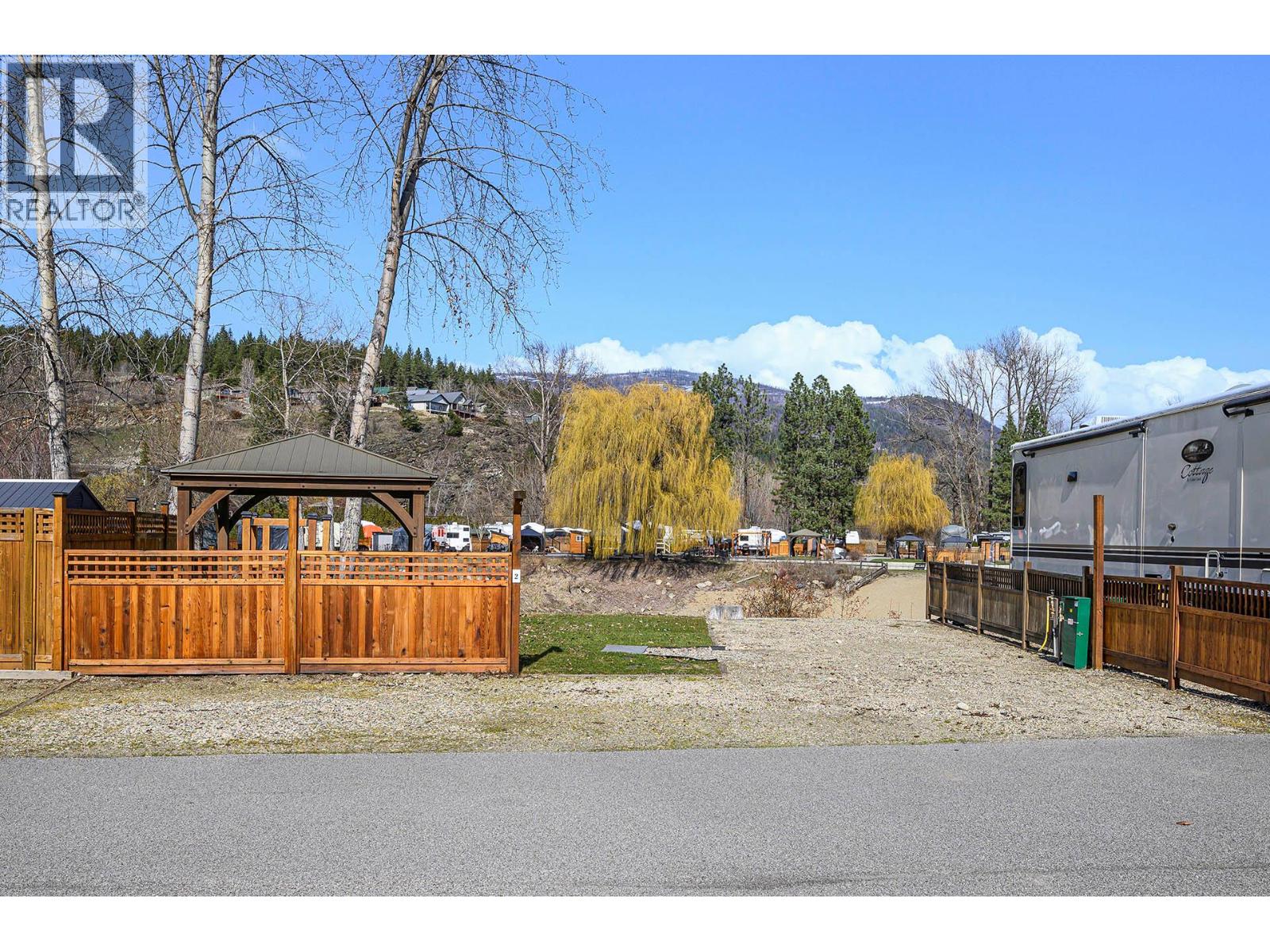 2 Clubhouse Lane, Lee Creek, British Columbia  V0E 1M4 - Photo 16 - 10377127