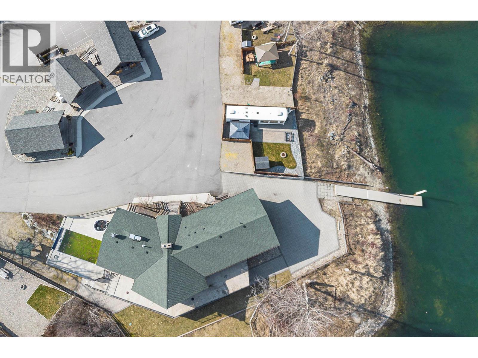 2 Clubhouse Lane, Lee Creek, British Columbia  V0E 1M4 - Photo 2 - 10377127