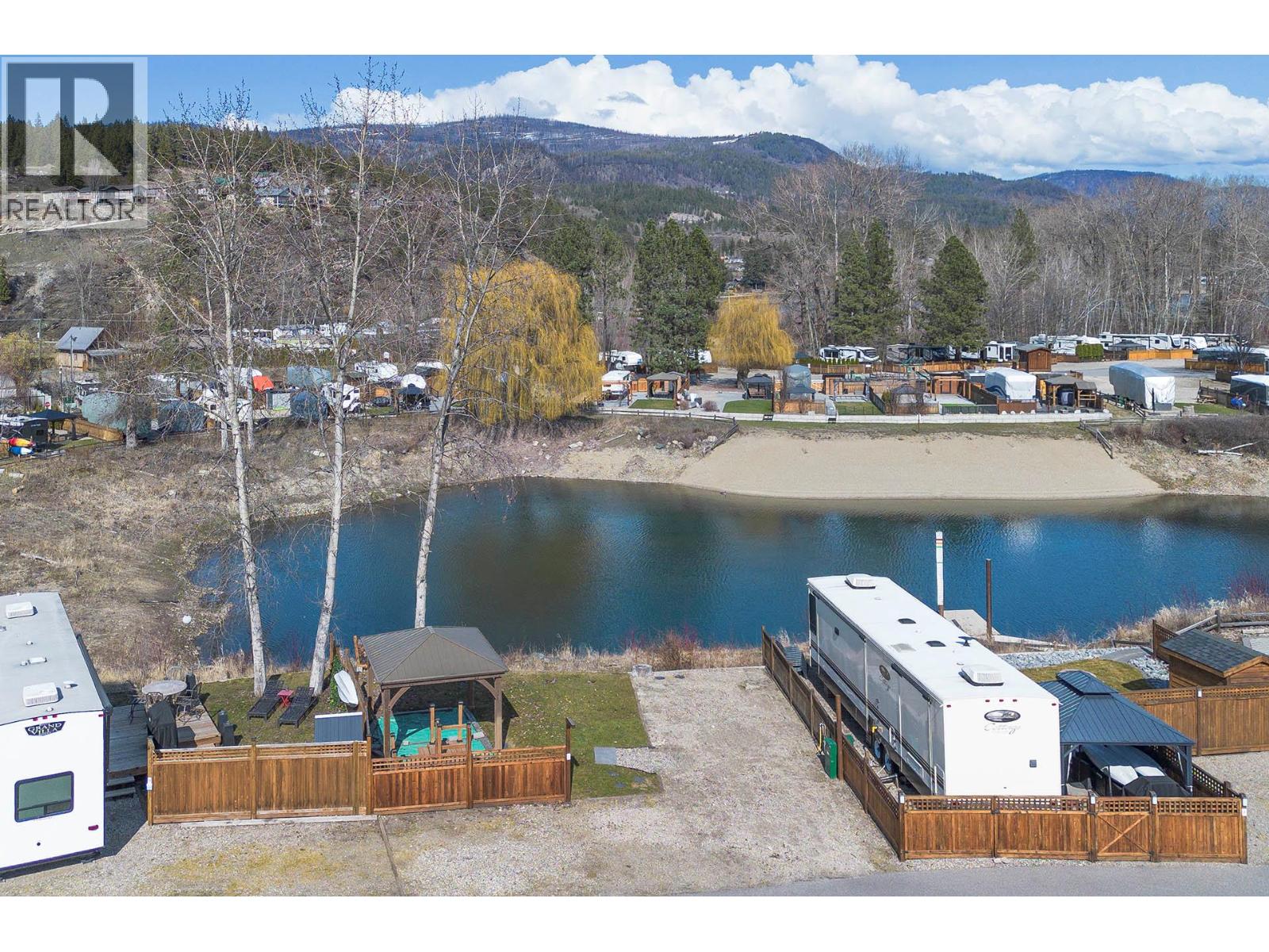 2 Clubhouse Lane, Lee Creek, British Columbia  V0E 1M4 - Photo 3 - 10377127