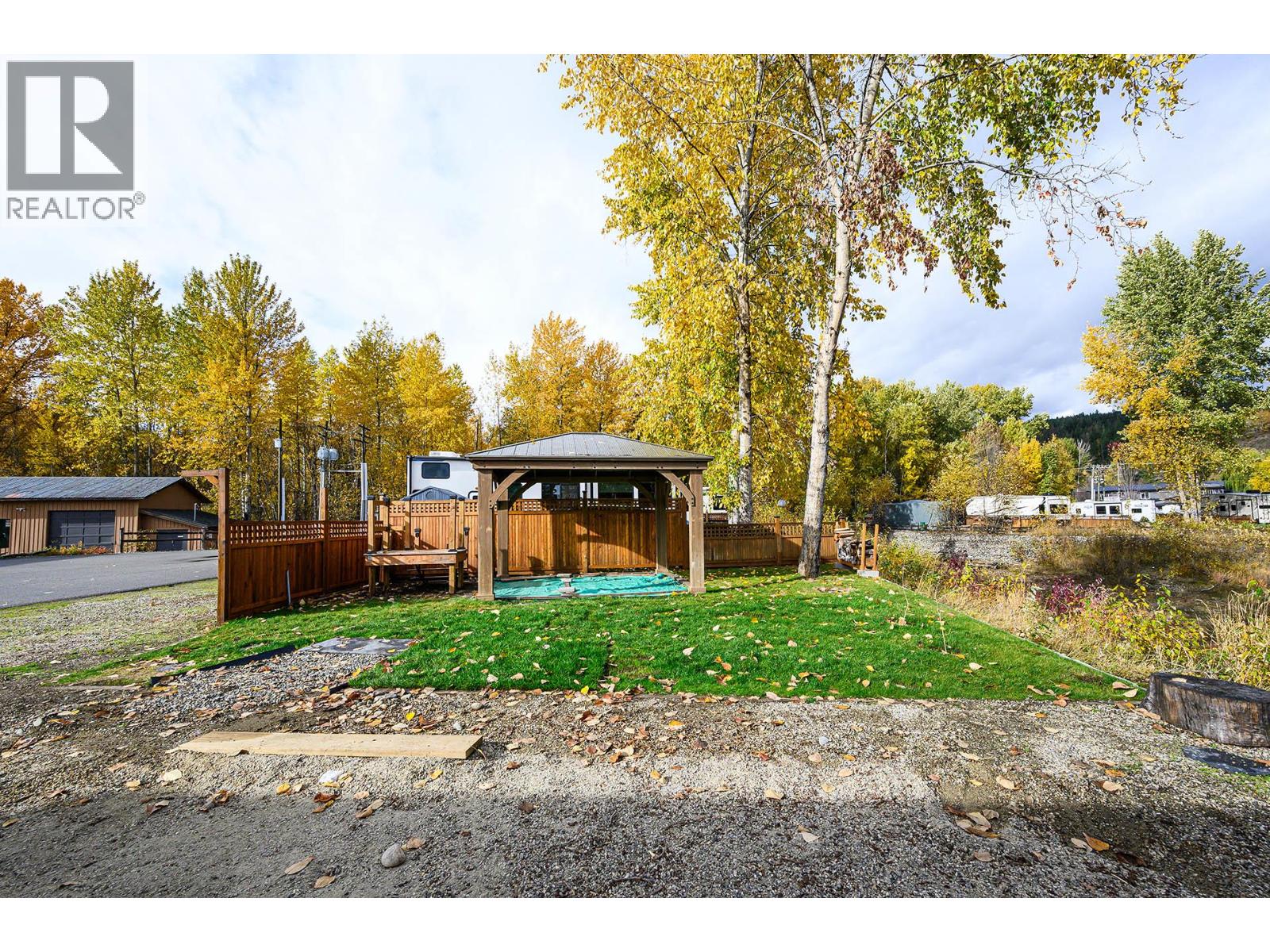 2 Clubhouse Lane, Lee Creek, British Columbia  V0E 1M4 - Photo 6 - 10377127