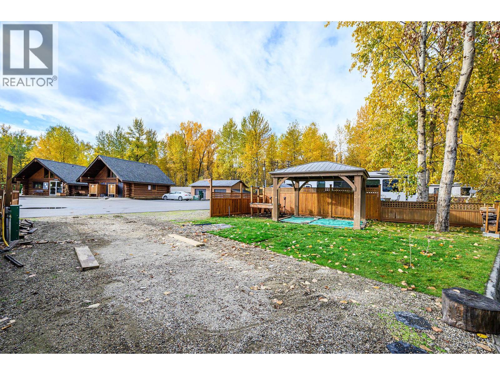 2 Clubhouse Lane, Lee Creek, British Columbia  V0E 1M4 - Photo 7 - 10377127