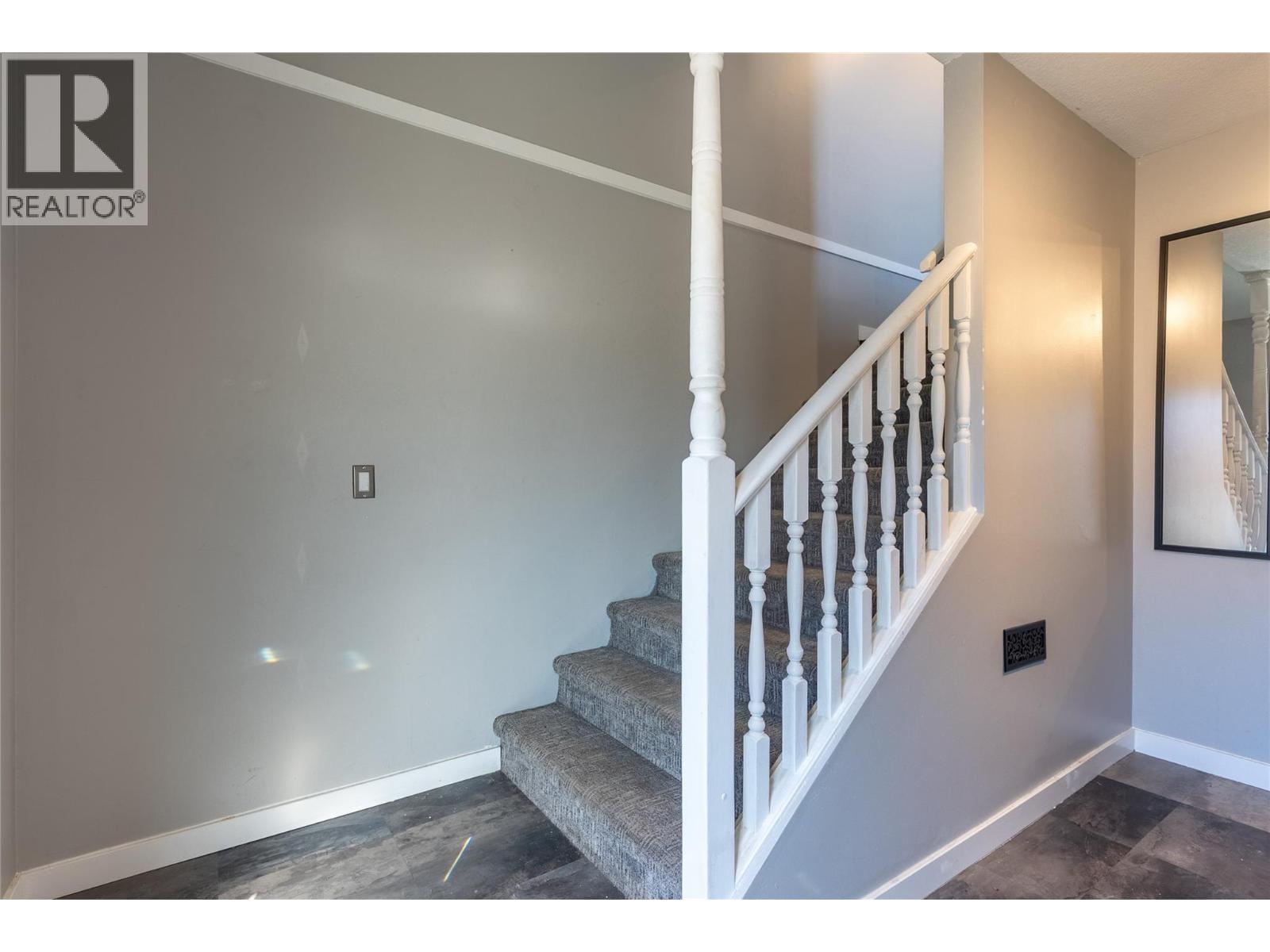 881 Evergreen Place, Kamloops, British Columbia  V2B 5M7 - Photo 14 - 10377048