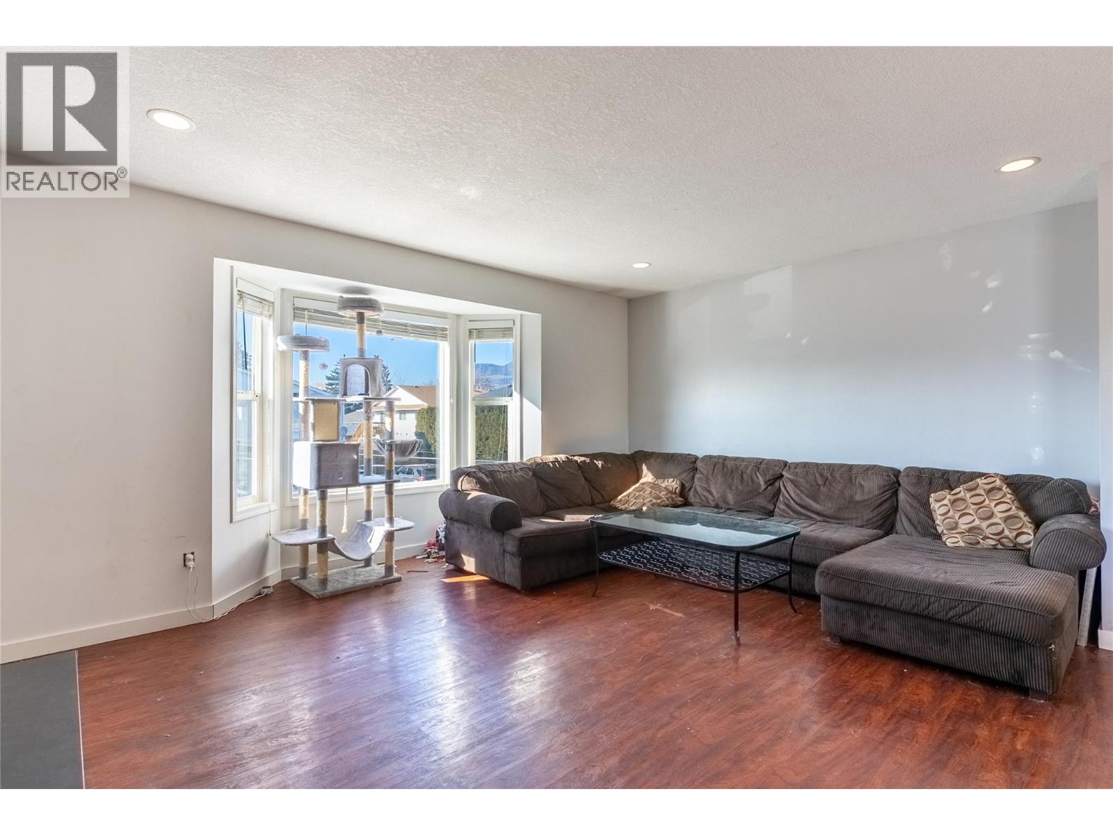 881 Evergreen Place, Kamloops, British Columbia  V2B 5M7 - Photo 9 - 10377048