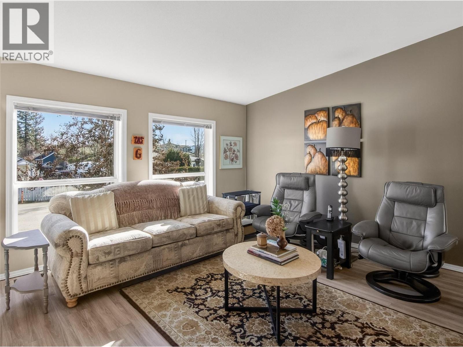 797 Eckhardt Avenue E, Penticton, British Columbia  V2A 2A5 - Photo 4 - 10377202