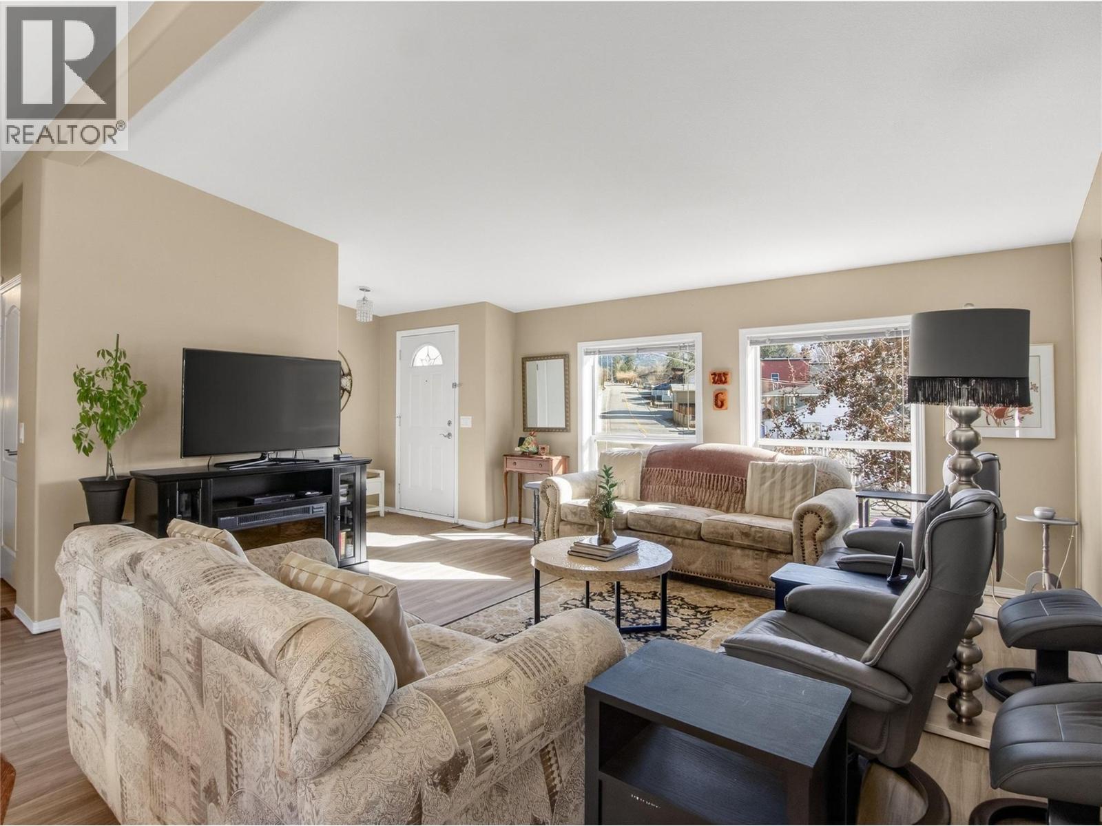 797 Eckhardt Avenue E, Penticton, British Columbia  V2A 2A5 - Photo 5 - 10377202