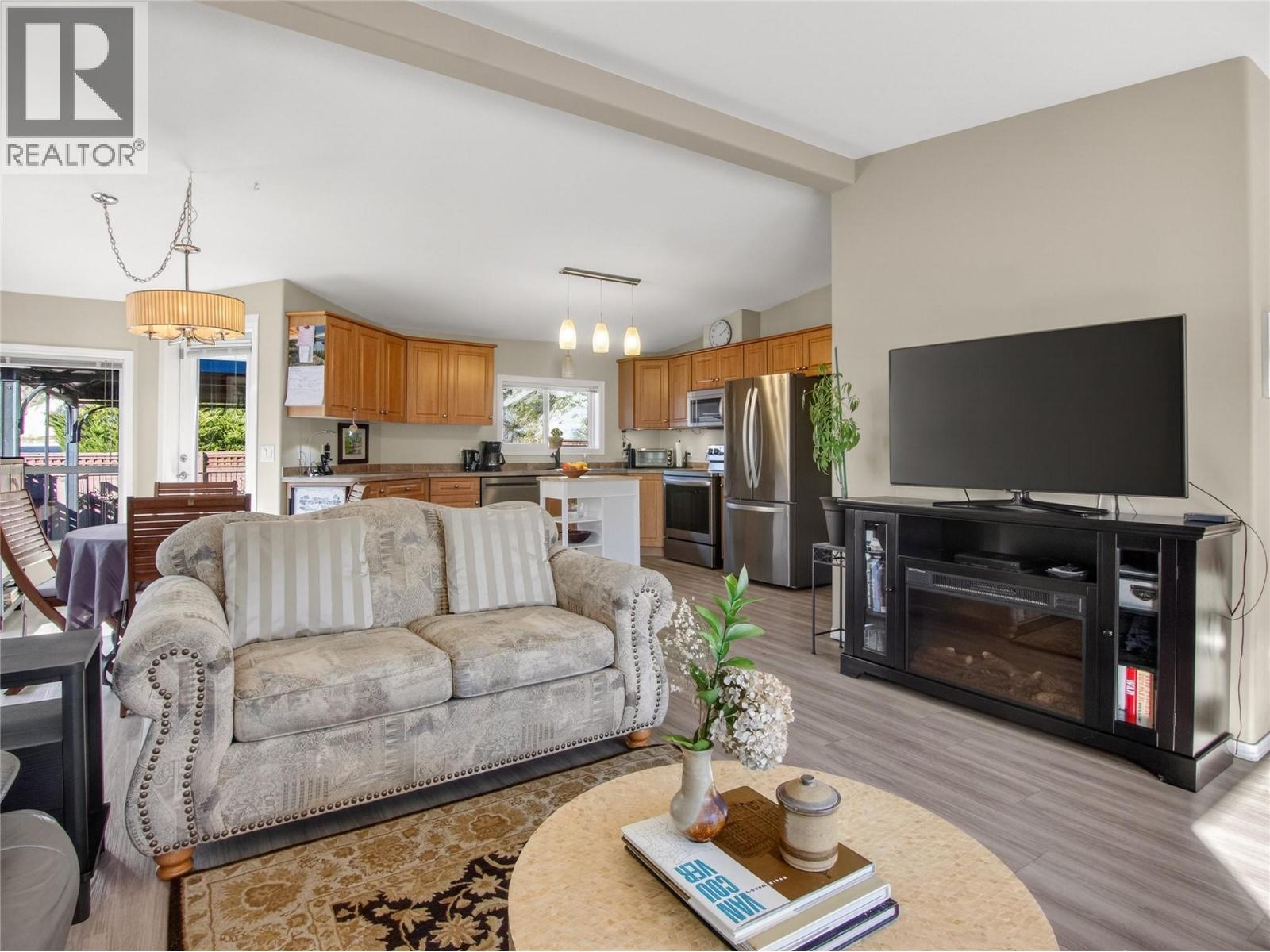 797 Eckhardt Avenue E, Penticton, British Columbia  V2A 2A5 - Photo 6 - 10377202