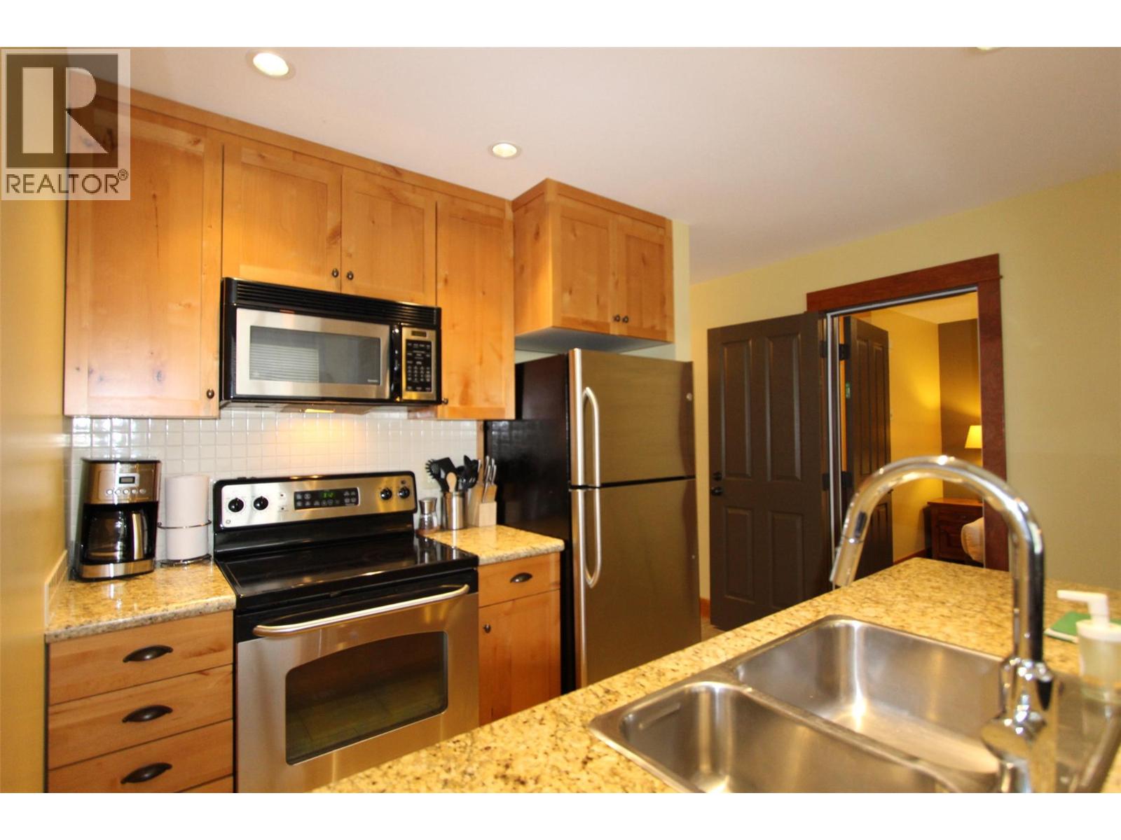 4559 Timberline Crescent Unit# 645d, Fernie, British Columbia  V0B 1M6 - Photo 4 - 10376886