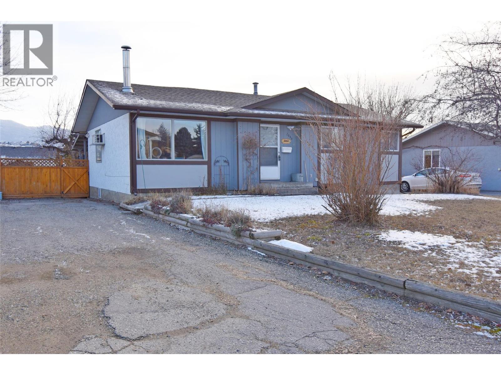 2004 20 Avenue, Vernon, British Columbia  V1T 7J6 - Photo 1 - 10376553