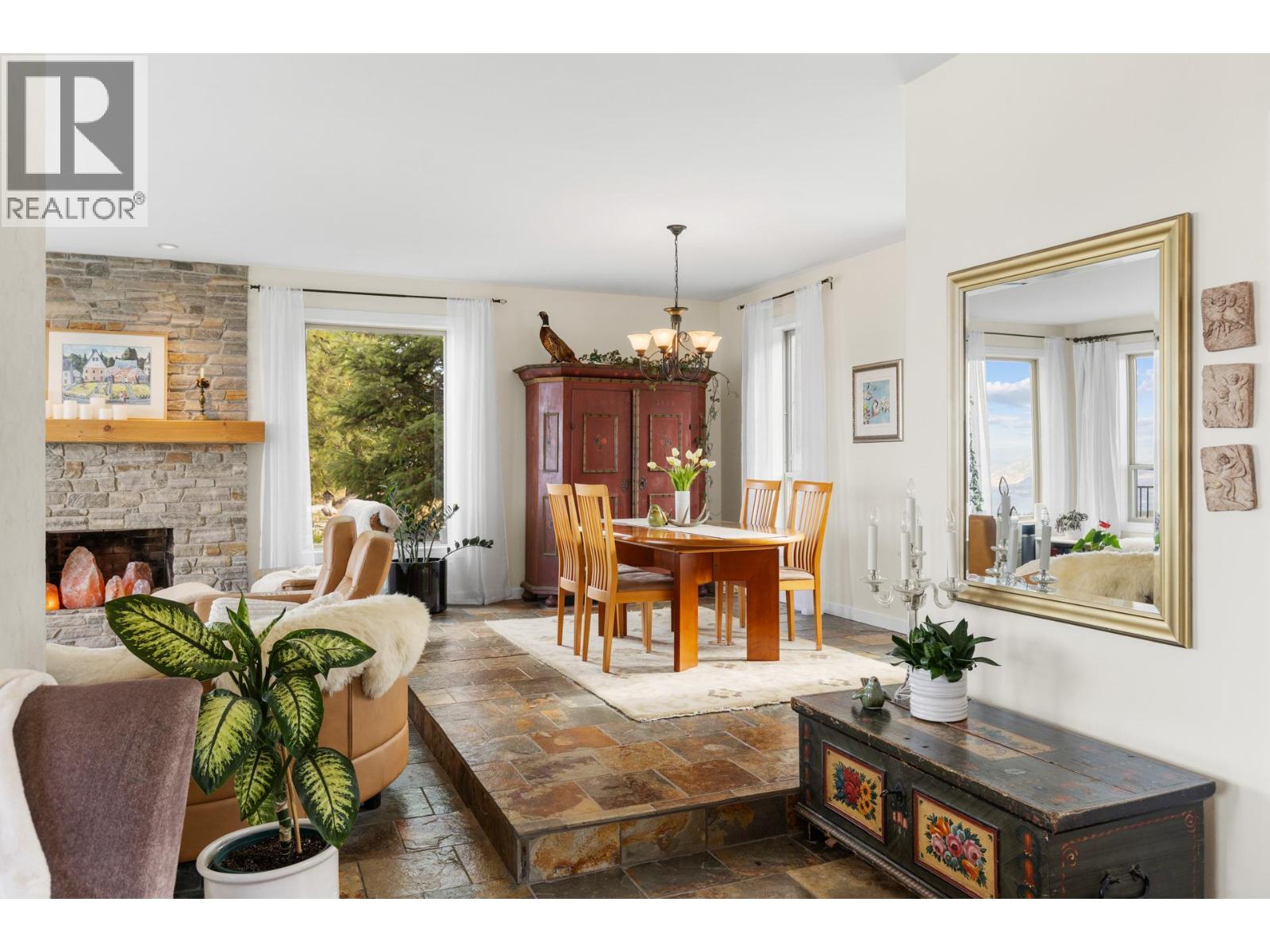 2286 Carmi Road, Penticton, British Columbia  V2A 8V5 - Photo 5 - 10375269