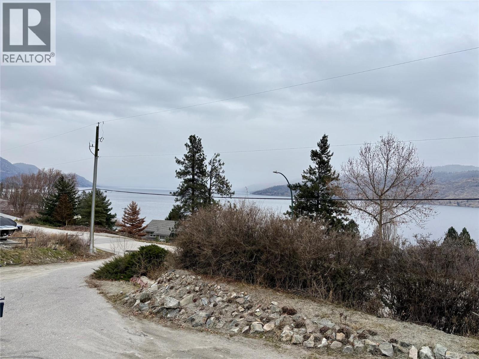 6252 Lipsett Avenue, Peachland, British Columbia  V0H 1X7 - Photo 1 - 10377182