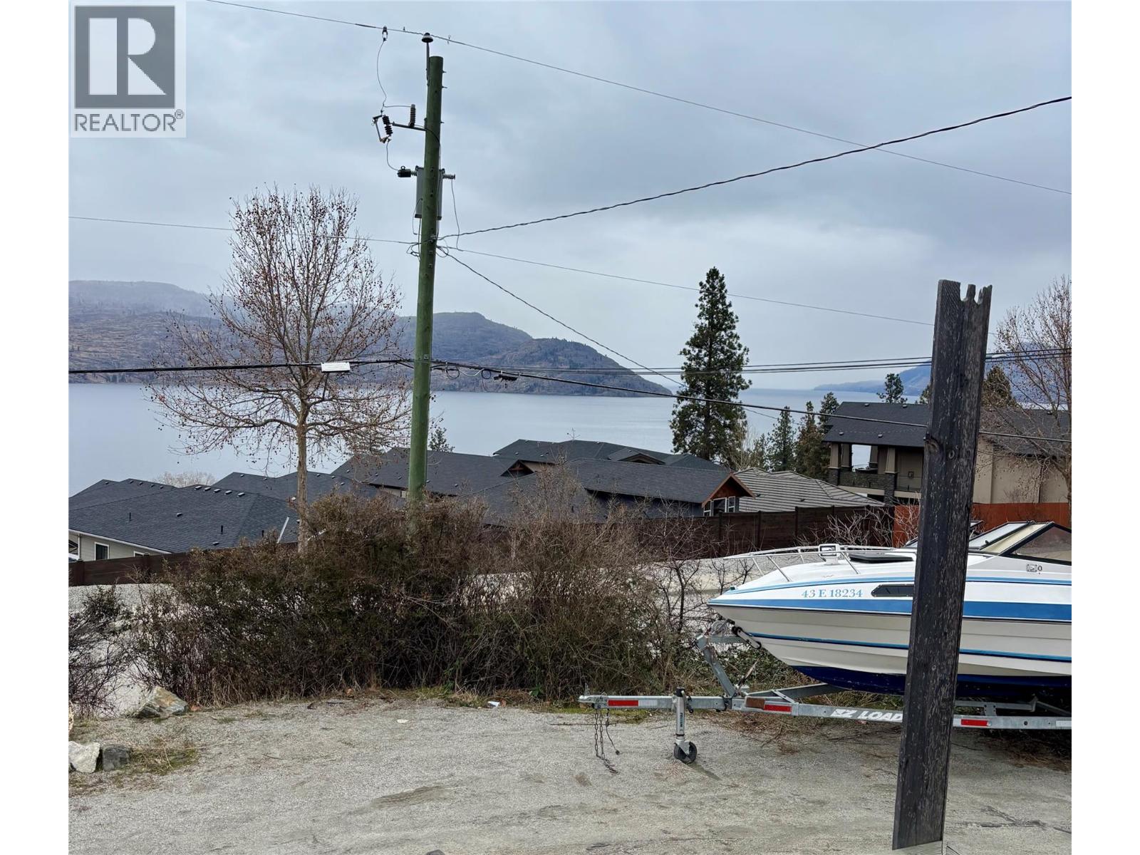6252 Lipsett Avenue, Peachland, British Columbia  V0H 1X7 - Photo 3 - 10377182