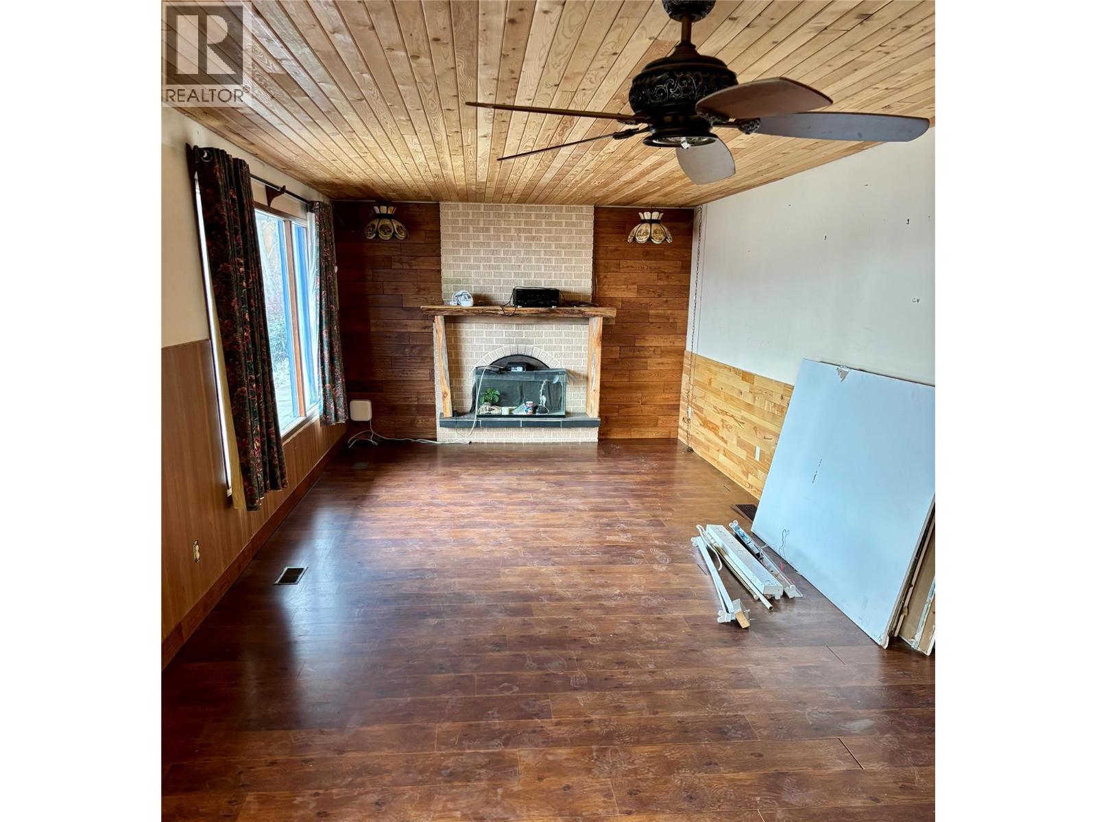 6252 Lipsett Avenue, Peachland, British Columbia  V0H 1X7 - Photo 4 - 10377182