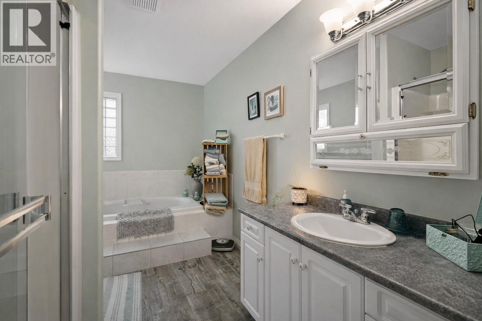 381 Robin Drive, Barriere, British Columbia  V0E 1E0 - Photo 14 - 10376935