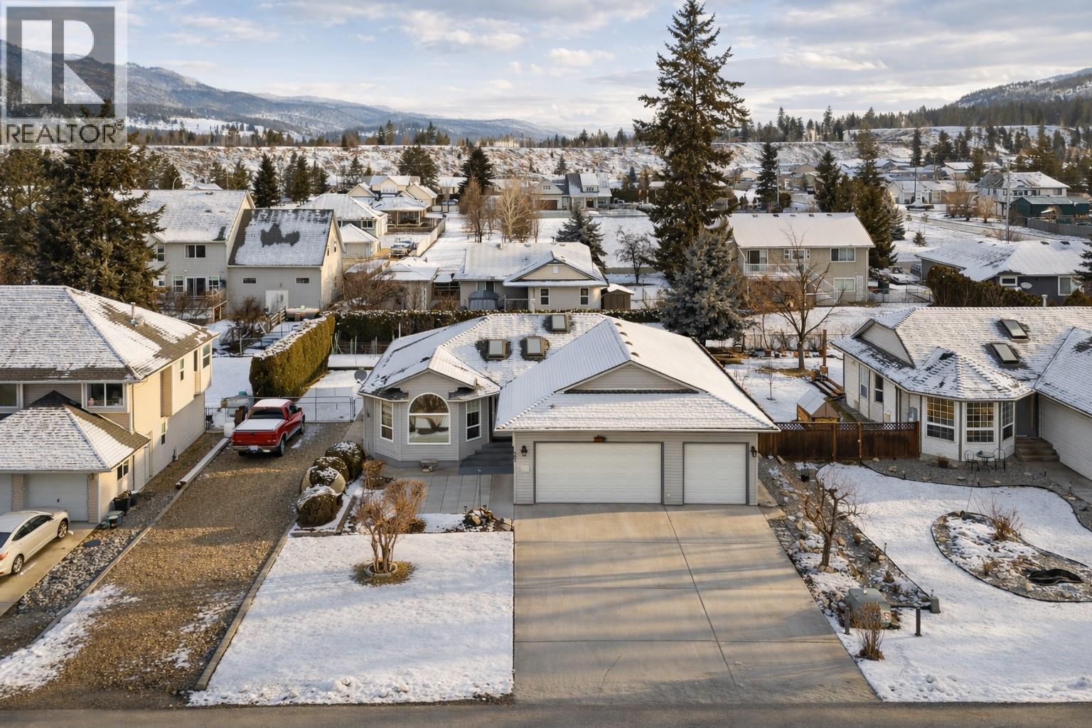 381 Robin Drive, Barriere, British Columbia  V0E 1E0 - Photo 3 - 10376935