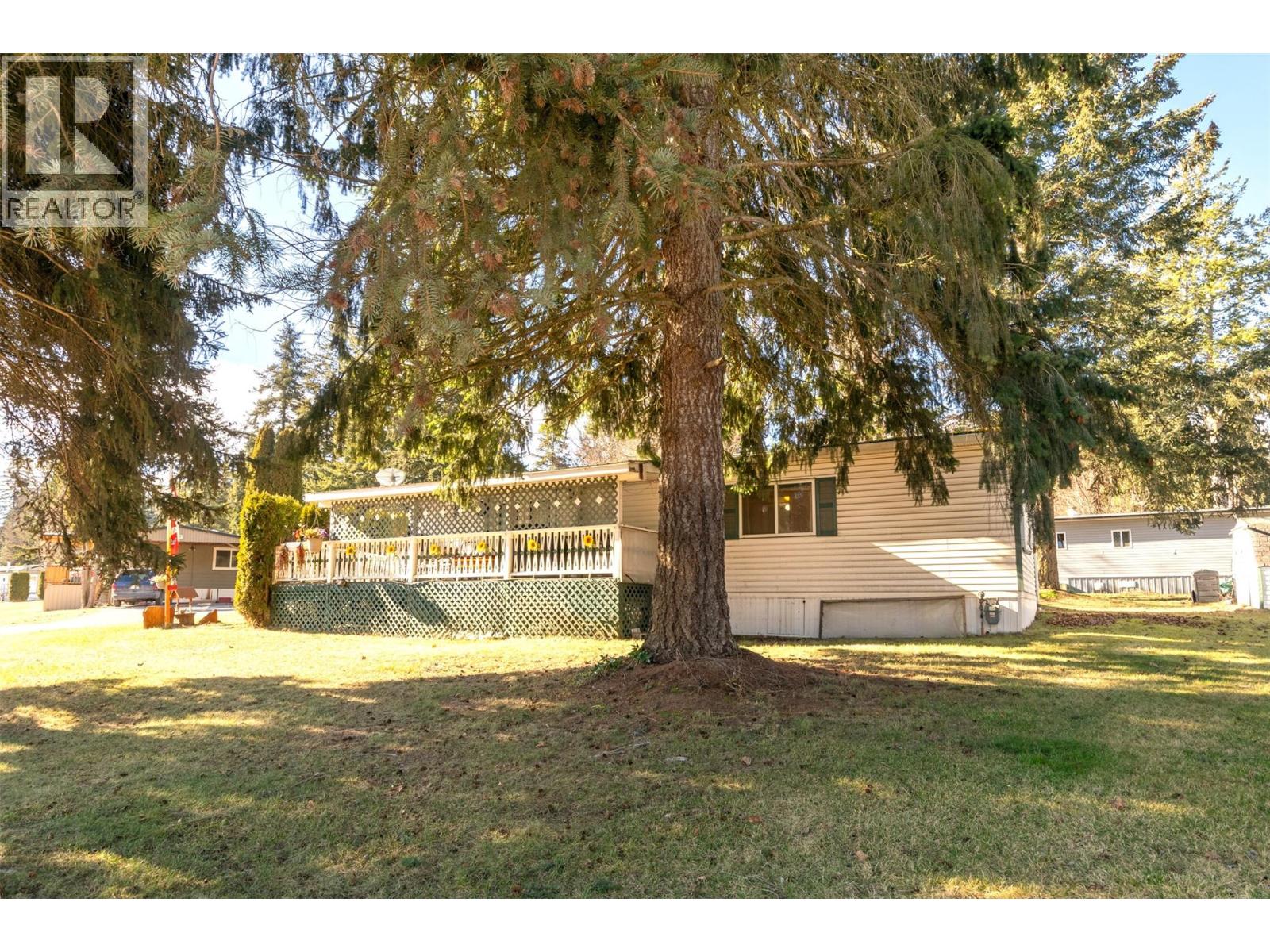 2500 97b Highway Unit# 10, Salmon Arm, British Columbia  V1E 1A6 - Photo 32 - 10377103