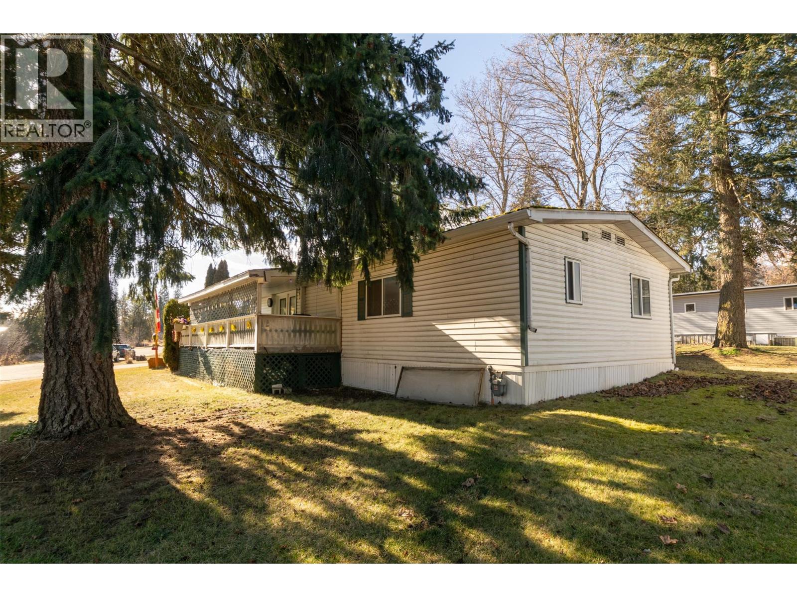 2500 97b Highway Unit# 10, Salmon Arm, British Columbia  V1E 1A6 - Photo 33 - 10377103